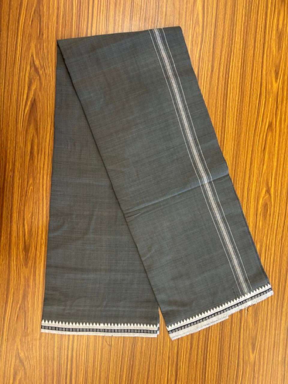 Premium Kathar Type Kavi Mund Pure cotton - Kaitharikada - Single Kaily / Lungi - 1 inch White Stripes Kara kuppadam Border with Grey colour body (2 meter / 4 muzham) - 11 KK8039 MUT