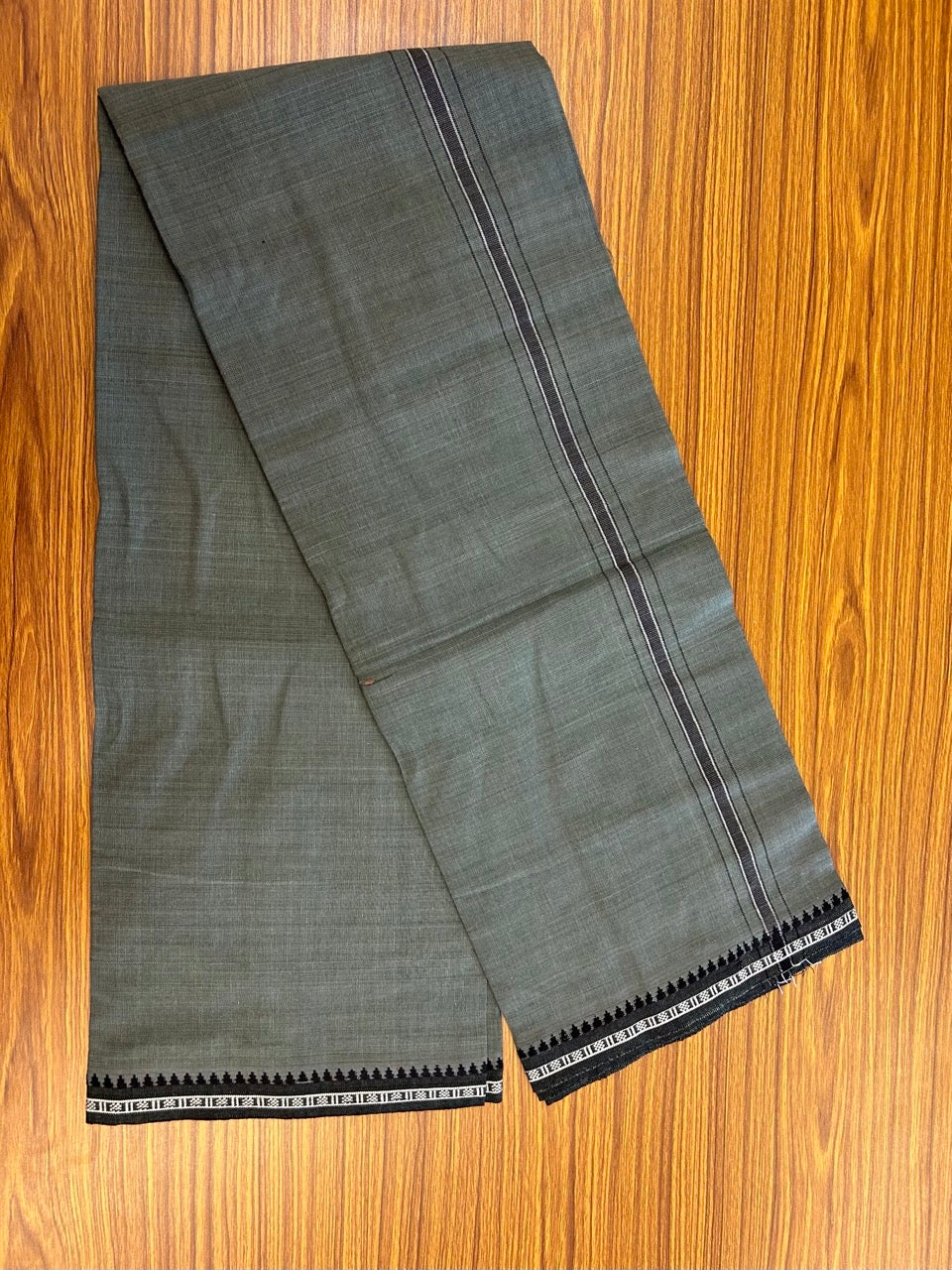 Premium Kathar Type Kavi Mund Pure cotton - Kaitharikada - Single Kaily / Lungi - 1 inch White Stripes Kara kuppadam Border with Greyish Green colour body (2 meter / 4 muzham) - 12 KK8039 MUT