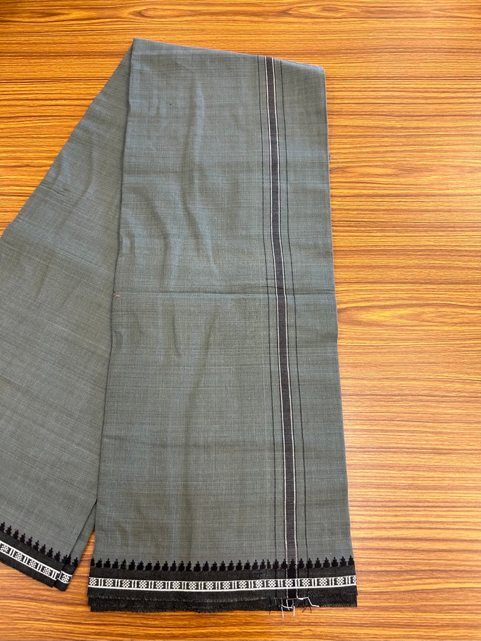 Premium Kathar Type Kavi Mund Pure cotton - Kaitharikada - Single Kaily / Lungi - 1 inch White Stripes Kara kuppadam Border with Greyish Green colour body (2 meter / 4 muzham) - 12 KK8039 MUT