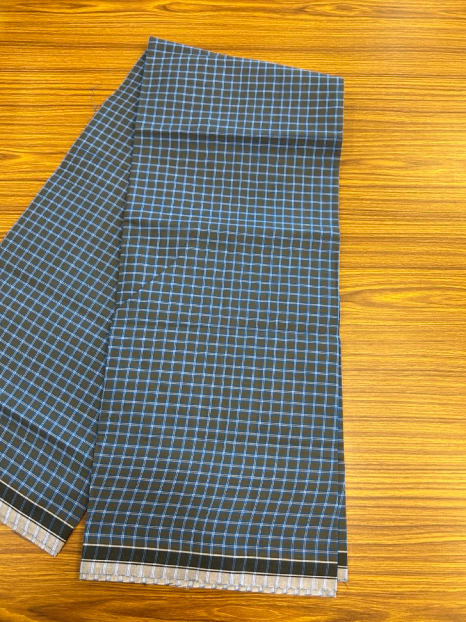 Premium Kathar Type Mund Pure cotton - Kaitharikada - Single Kaily / Lungi - 0.5 inch White Border with Olive Green , Blue & Black Stripes body 2.10 mtr (2.10 meter / 4 muzham) - 39 KK8039 MUT