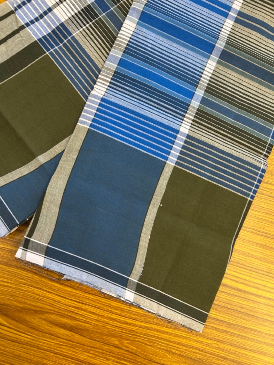 Premium Kathar Type Mund Pure cotton - Kaitharikada - Single Kaily / Lungi - 0.5 inch white Border with Blue , Olive Green & White Stripes body (2 meter / 4 muzham) - 26 KK8039 MUT