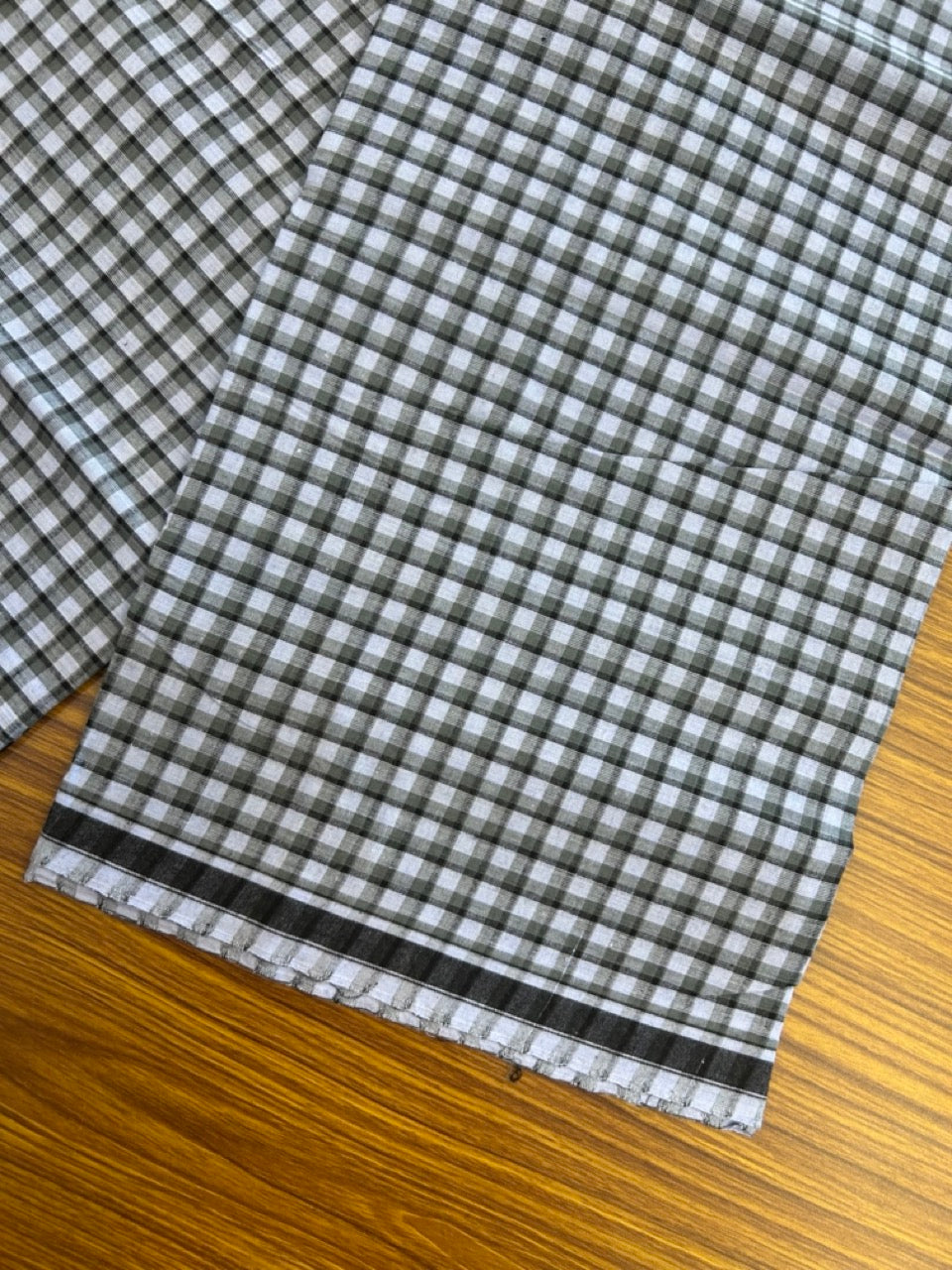 Premium Kathar Type Mund Pure cotton - Kaitharikada - Single Kaily / Lungi - 0.5 inch white Border with Brown, Light Blue , Black & White Check body (2 meter / 4 muzham) - 37 KK8039 MUT