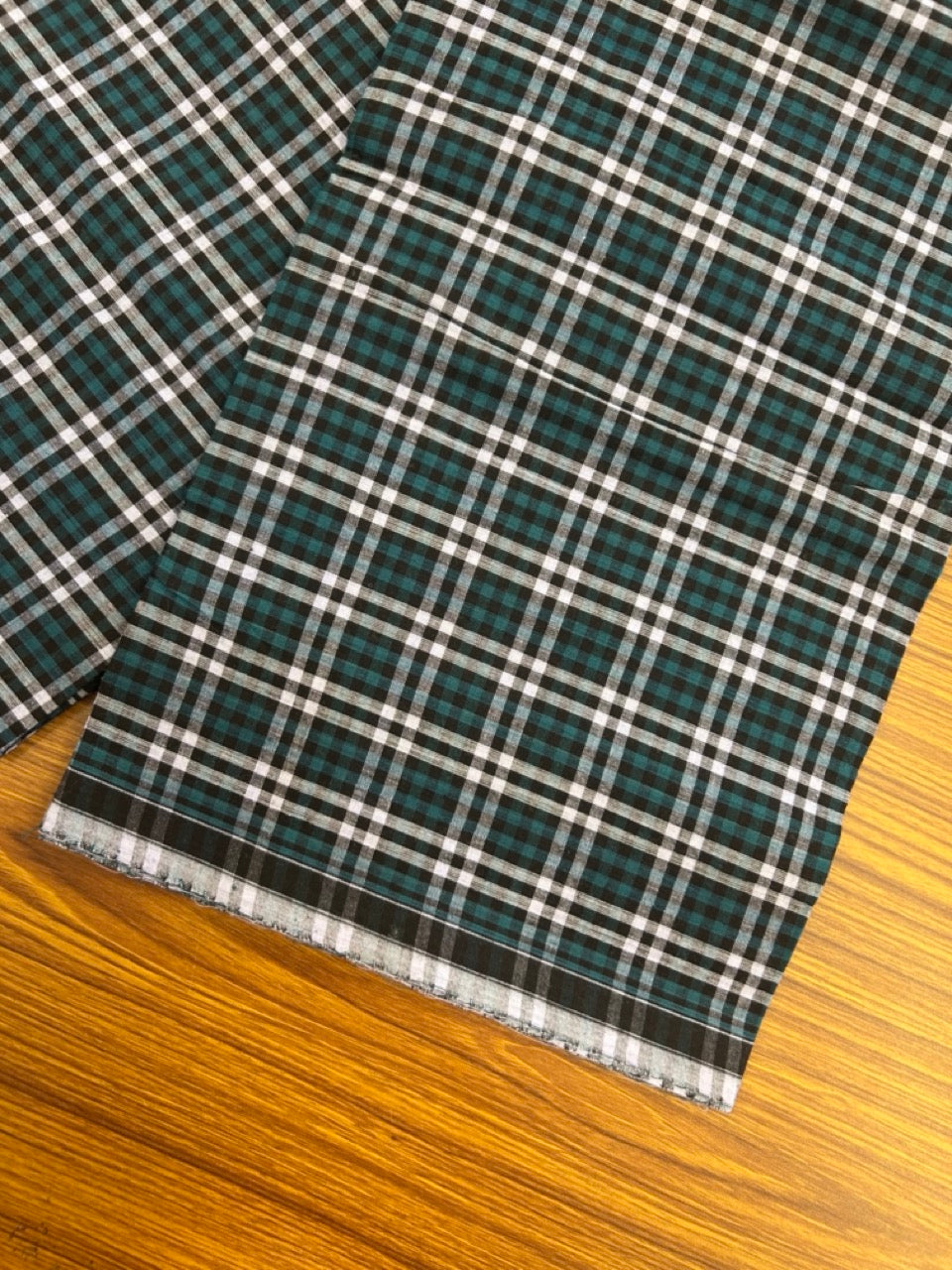 Premium Kathar Type Mund Pure cotton - Kaitharikada - Single Kaily / Lungi - 0.5 inch white Border with Green & Black Check body (2 meter / 4 muzham) - 40 KK8039 MUT