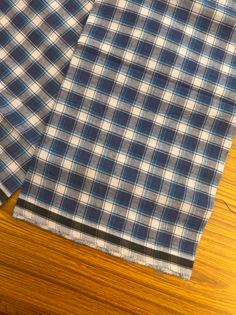 Premium Kathar Type Mund Pure cotton - Kaitharikada - Single Kaily / Lungi - 0.5 inch Black Border with Blue & White Check body (2 meter / 4 muzham) - 43 KK8039 MUT