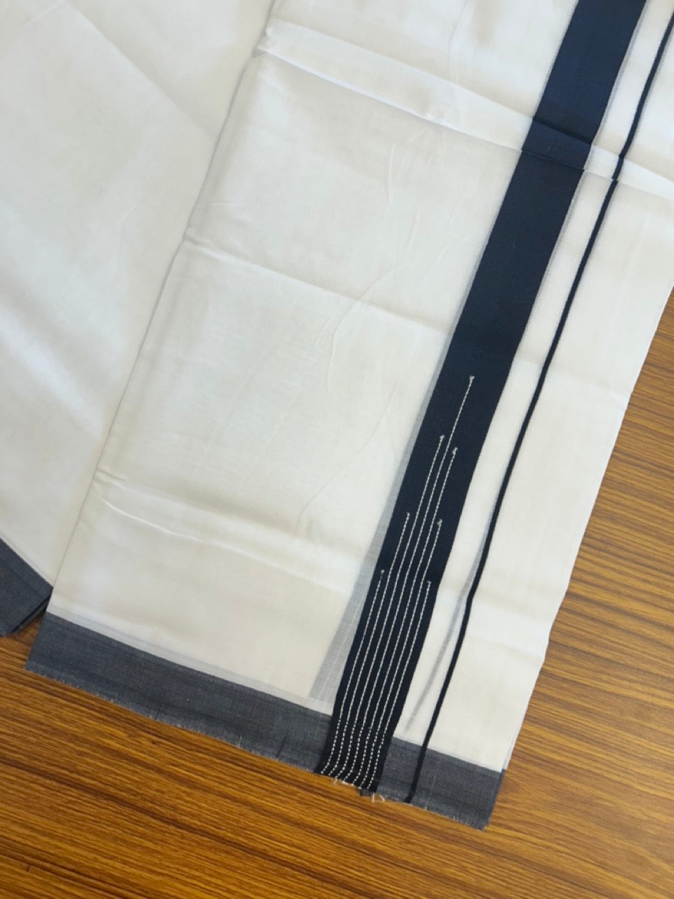 20% Discount ! KaithariKada Balaramapuram 100% Cotton Pure White Double Mundu/Dhoti - 80s - 1.25 inch Puliyilakkara Black Striped Chutty kara 4 mtr (8.5 muzham) - 36 KK5302 MUT