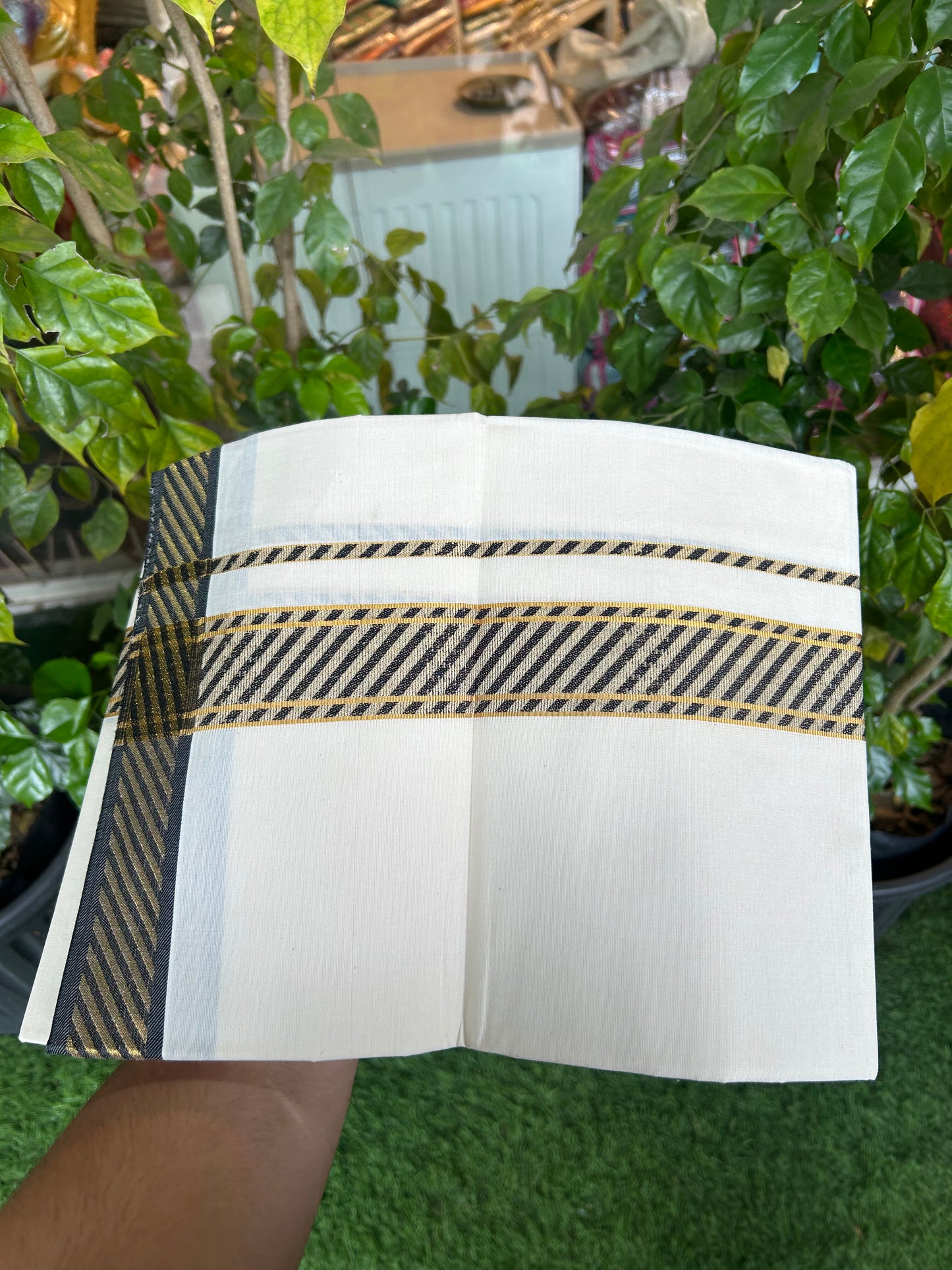 20% Discount ! KaithariKada Balaramapuram 100% Pure Cotton Single Off White Mundu/Dhoti - 30X70 - 1.5 inch Gold Kasav & Black Jacquard Design kara 2 mtr (4 Muzham) - 1 KK5327 CJT