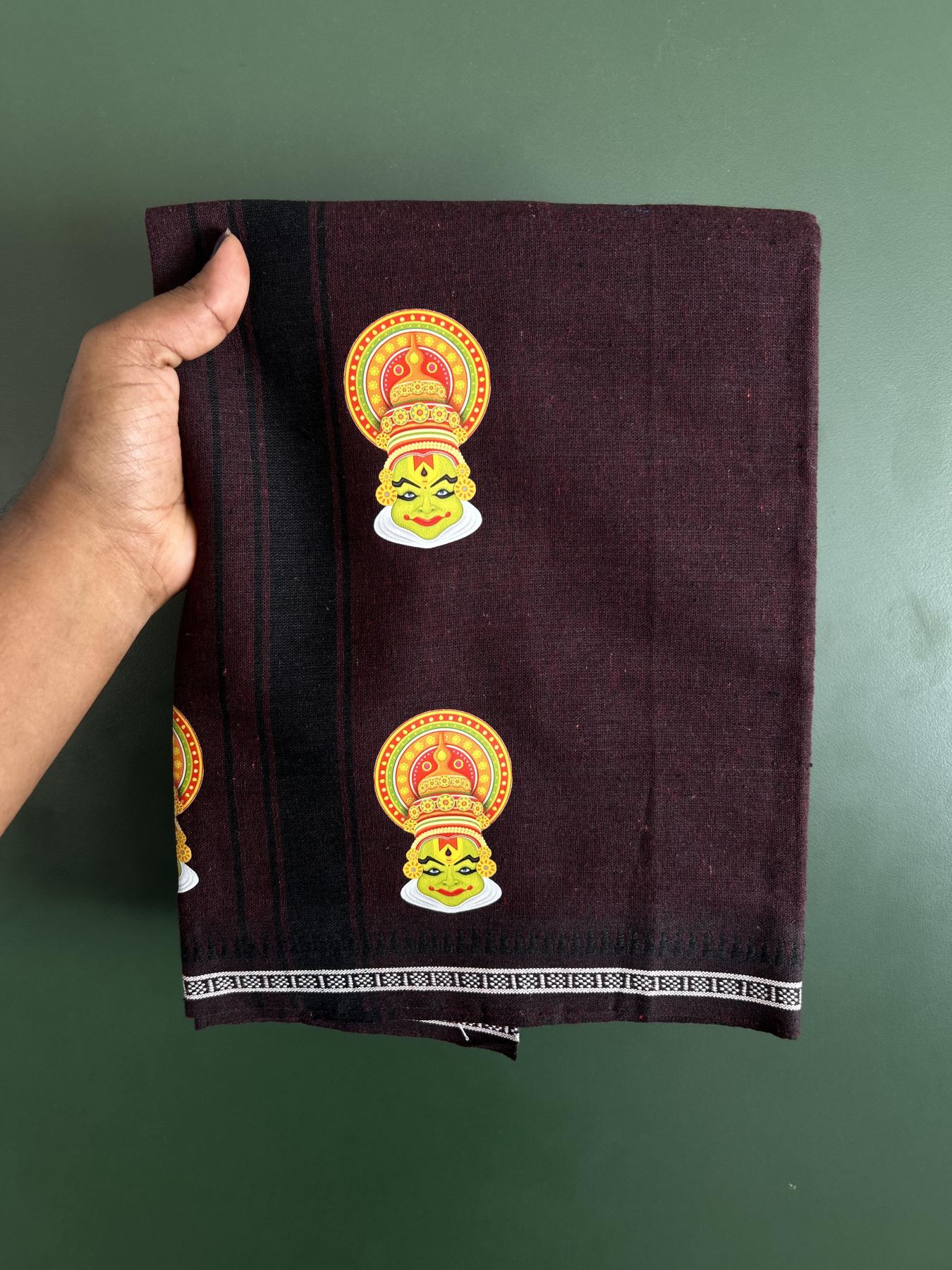 Single Kaily / Lungi - Mixed Cotton - 40s twisted - Kathakali Design Printed Kuppadam 1.75 inch Black Stripes Kara with Dark Brown Colour Body (2 meter / 4 muzham) - 40 KK5423 GAN