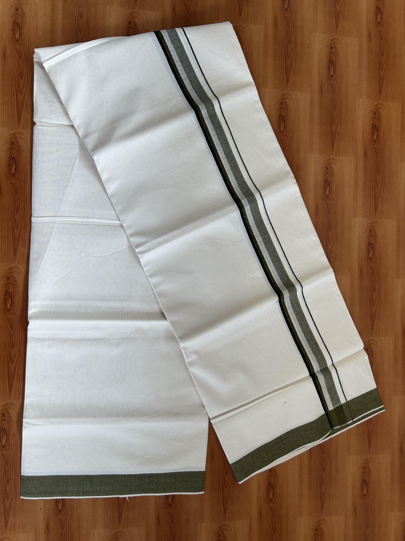 Single Mundu/Dhoti - Off White (Unbleached) 29% Discount !! KaithariKada Balaramapuram 100% Cotton Twisted 60s Thread - 1 Inch Silver Kasav & Black & Mustard Yellow Shaded Kara (2 meter /4 muzham) - 5 KK5393 GL