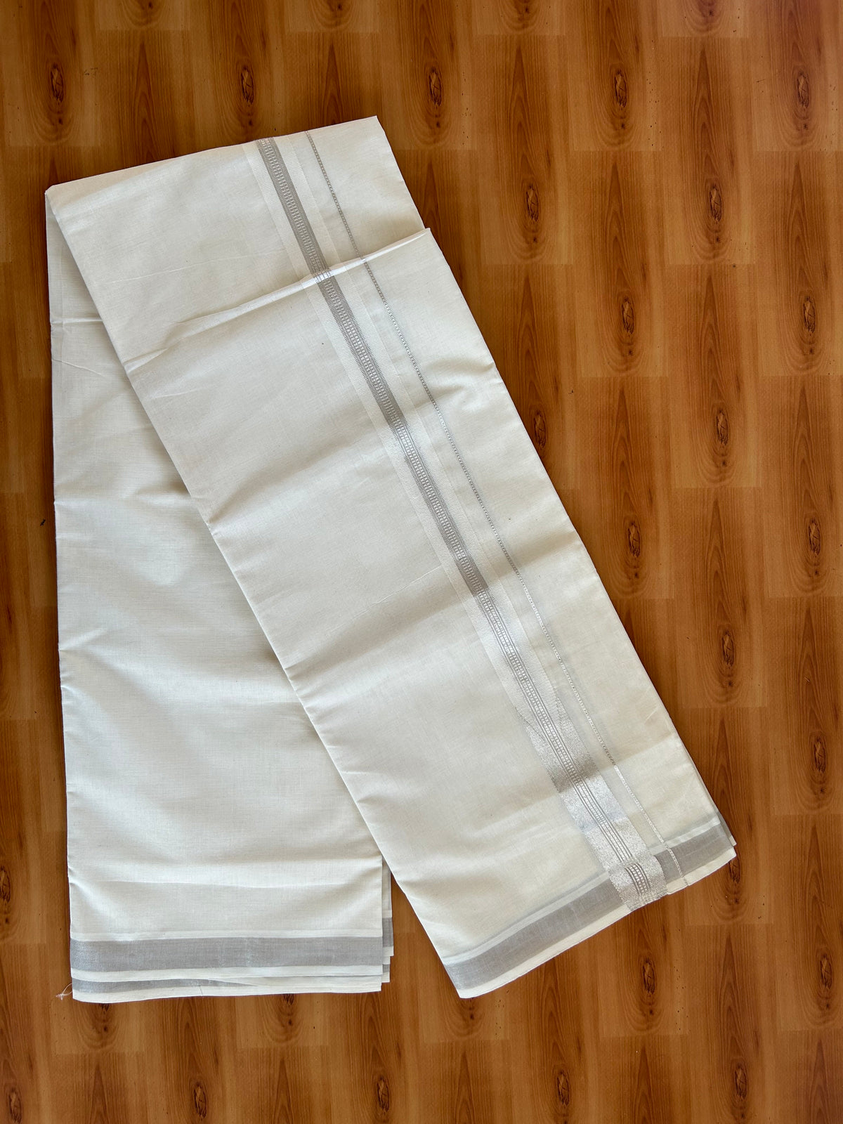 Double off white (Unbleached) Mund/Dhoti - 20% Discount! KaithariKada Pulimood Pure Cotton - 100X100 - 1.25 inch Puliyilakkara Silver kasav chutty 4 m (8.5 Muzham) - 23 KK5543 GAN