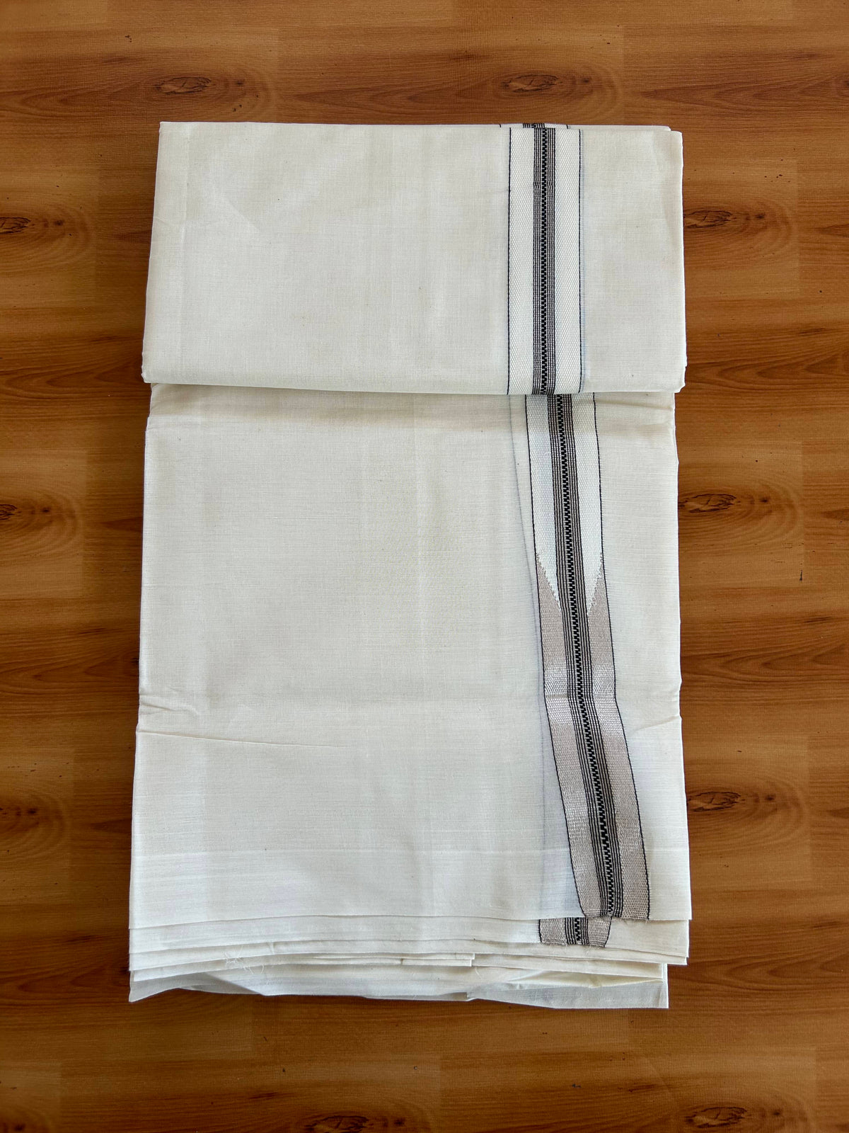 Double off white (Unbleached) Mund/Dhoti - 20% Discount! KaithariKada Pulimood Pure Cotton - 100X100 - 1.25 inch Puliyilakkara Silver kasav & Black chutty 4 m (8.5 Muzham) - 19 KK5543 GAN