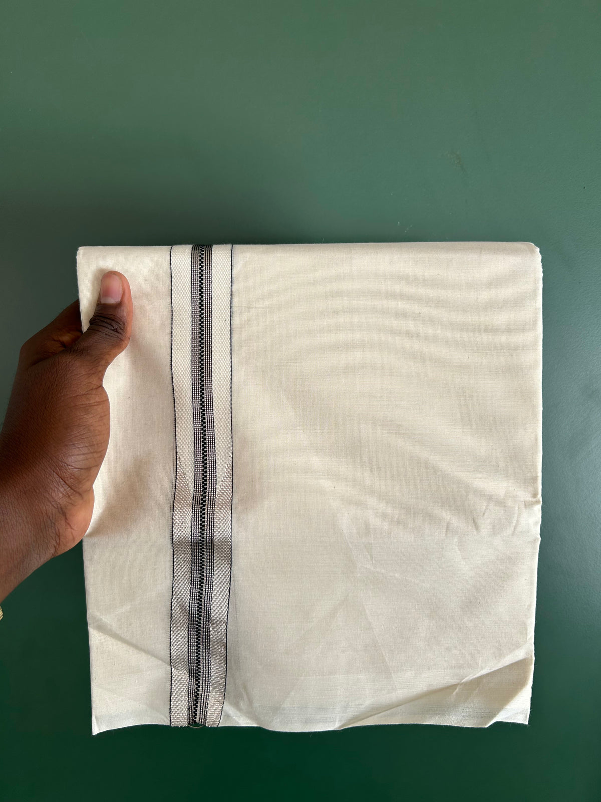 Double off white (Unbleached) Mund/Dhoti - 20% Discount! KaithariKada Pulimood Pure Cotton - 100X100 - 1.25 inch Puliyilakkara Silver kasav & Black chutty 4 m (8.5 Muzham) - 19 KK5543 GAN