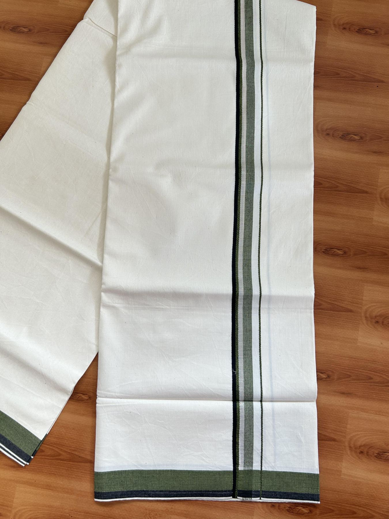 Single Mundu/Dhoti - Off White (Unbleached) 29% Discount !! KaithariKada Balaramapuram 100% Cotton Twisted 60s Thread - 1 Inch Silver Kasav & Black & Light Green Shaded Kara (2 meter /4 muzham) - 6 KK5393 GL