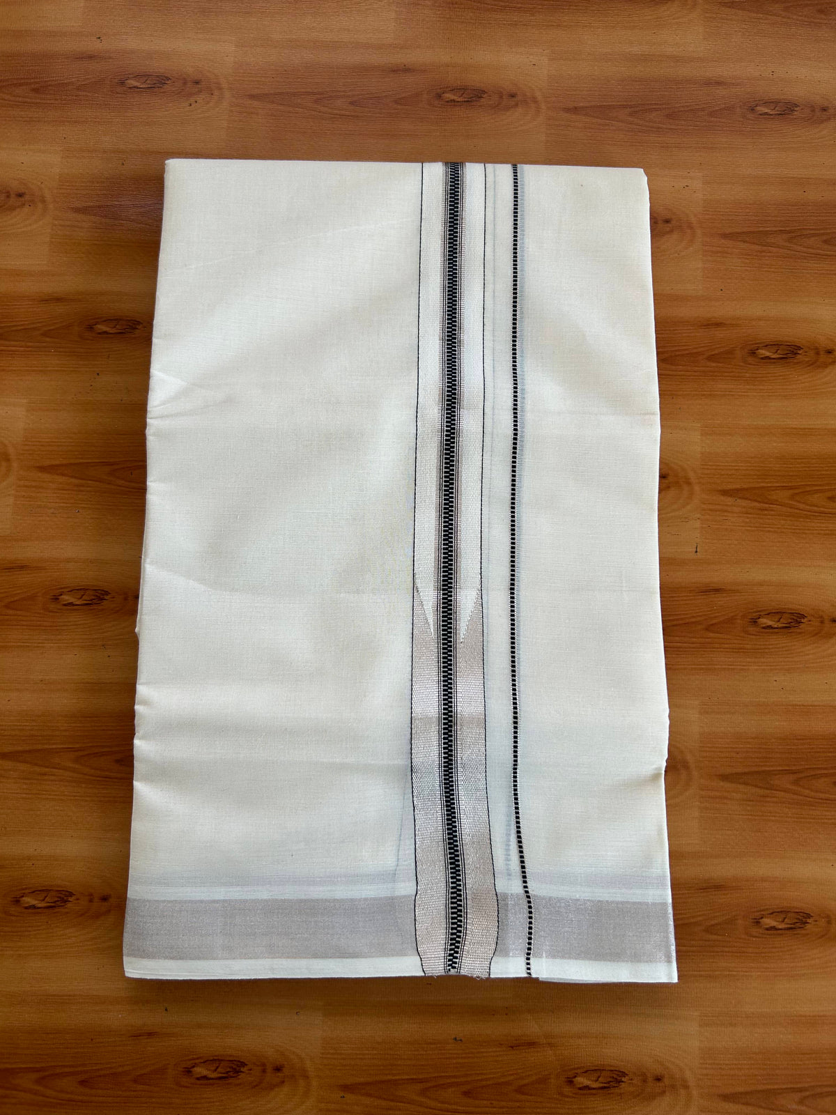 Double off white (Unbleached) Mund/Dhoti - 20% Discount! KaithariKada Pulimood Pure Cotton - 100X100 - 1.25 inch Puliyilakkara Silver kasav & Black chutty 4 m (8.5 Muzham) - 20 KK5543 GAN