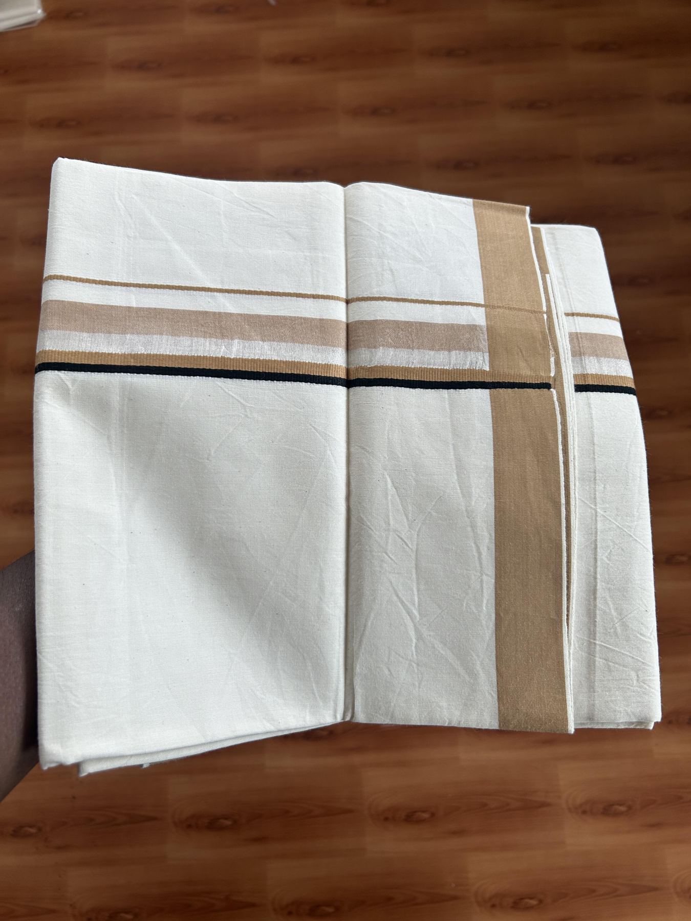 Single Mundu/Dhoti - Off White (Unbleached) 29% Discount !! KaithariKada Balaramapuram 100% Cotton Twisted 60s Thread - 1 Inch Silver Kasav & Black & Brownish Orange Shaded Kara (2 meter /4 muzham) - 2 KK5393 GL
