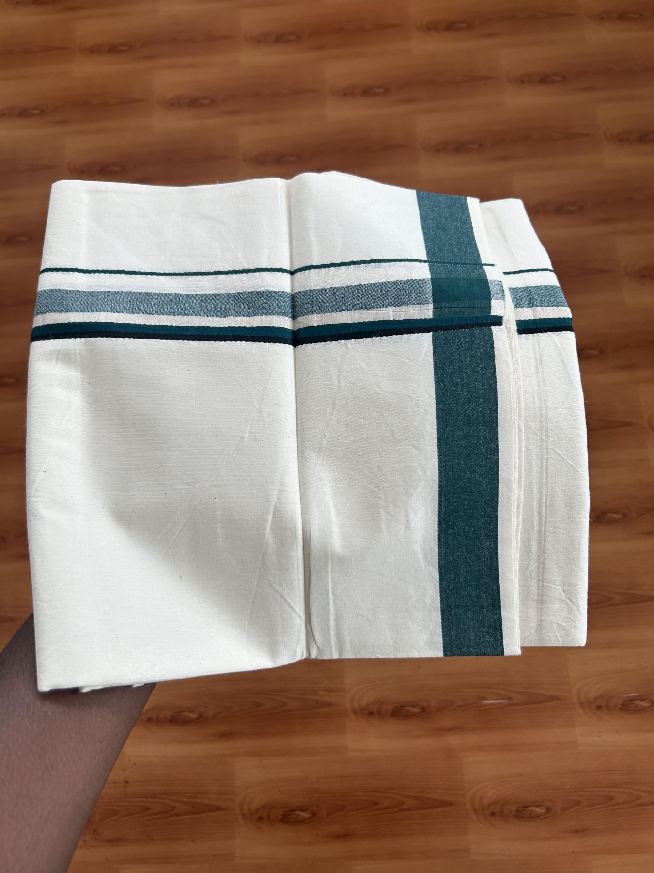 Single Mundu/Dhoti - Off White (Unbleached) 29% Discount !! KaithariKada Balaramapuram 100% Cotton Twisted 60s Thread - 1 Inch Silver Kasav & Black & Green Shaded Kara (2 meter /4 muzham) - 1 KK5393 GL