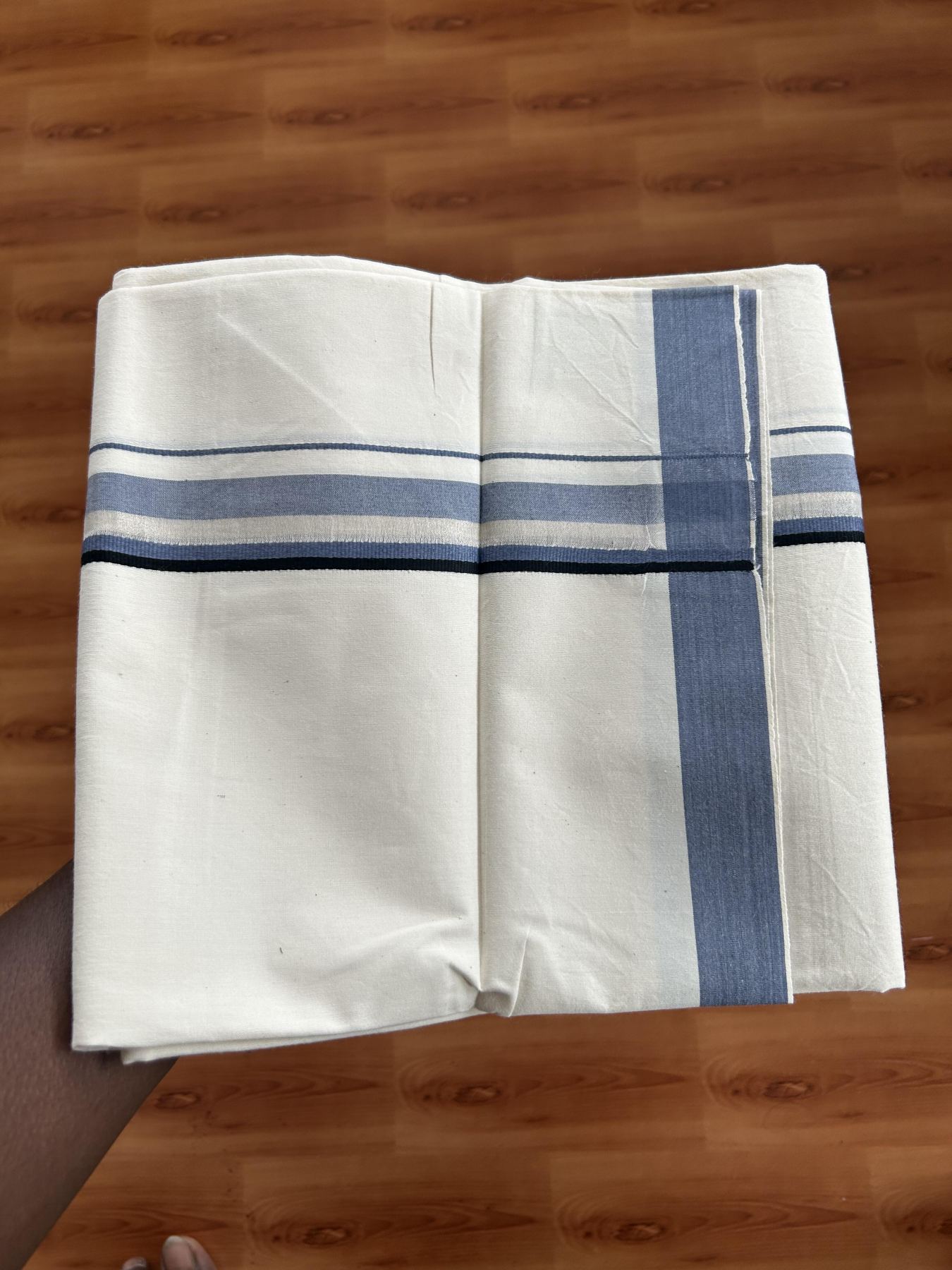 Single Mundu/Dhoti - Off White (Unbleached) 29% Discount !! KaithariKada Balaramapuram 100% Cotton Twisted 60s Thread - 1 Inch Silver Kasav & Black & Greyish Blue Shaded Kara (2 meter /4 muzham) - 4 KK5393 GL