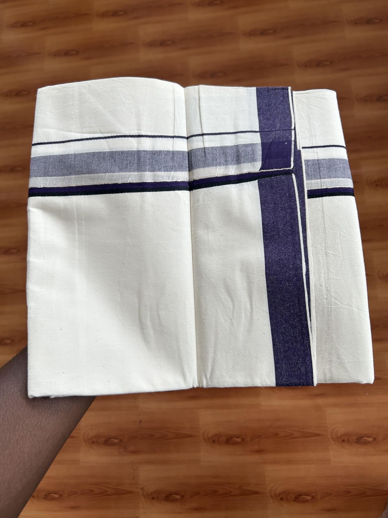 Single Mundu/Dhoti - Off White (Unbleached) 29% Discount !! KaithariKada Balaramapuram 100% Cotton Twisted 60s Thread - 1 Inch Silver Kasav & Black & Dark Violet Shaded Kara (2 meter /4 muzham) - 9 KK5393 GL