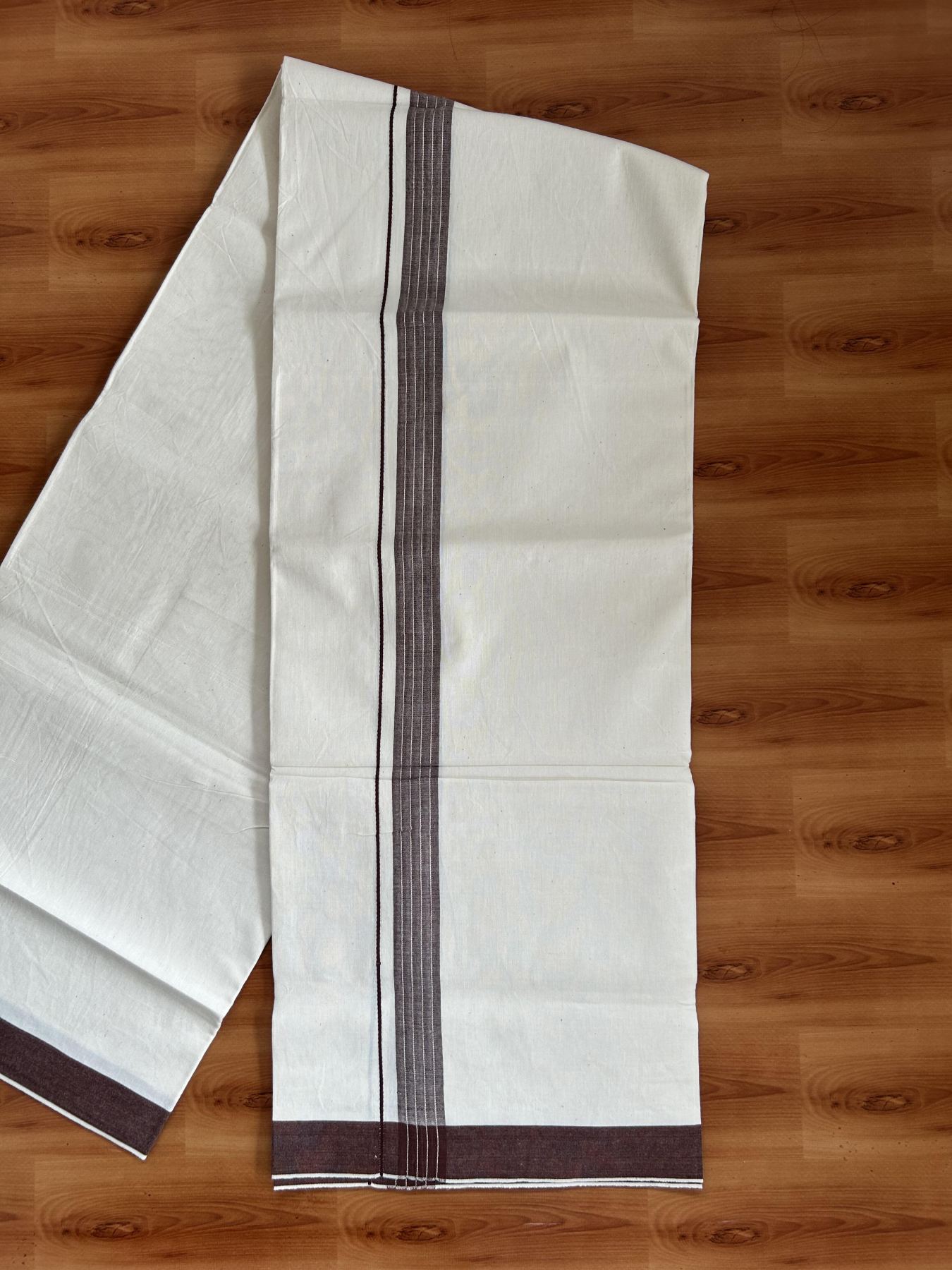 Single Mundu/Dhoti - Off White (Unbleached) 29% Discount !! KaithariKada Balaramapuram 100% Cotton Twisted 60s Thread - 1 Inch Silver Kasav & Chocolate Brown Shaded Striped Kara (2 meter /4 muzham) - 15 KK5393 GL