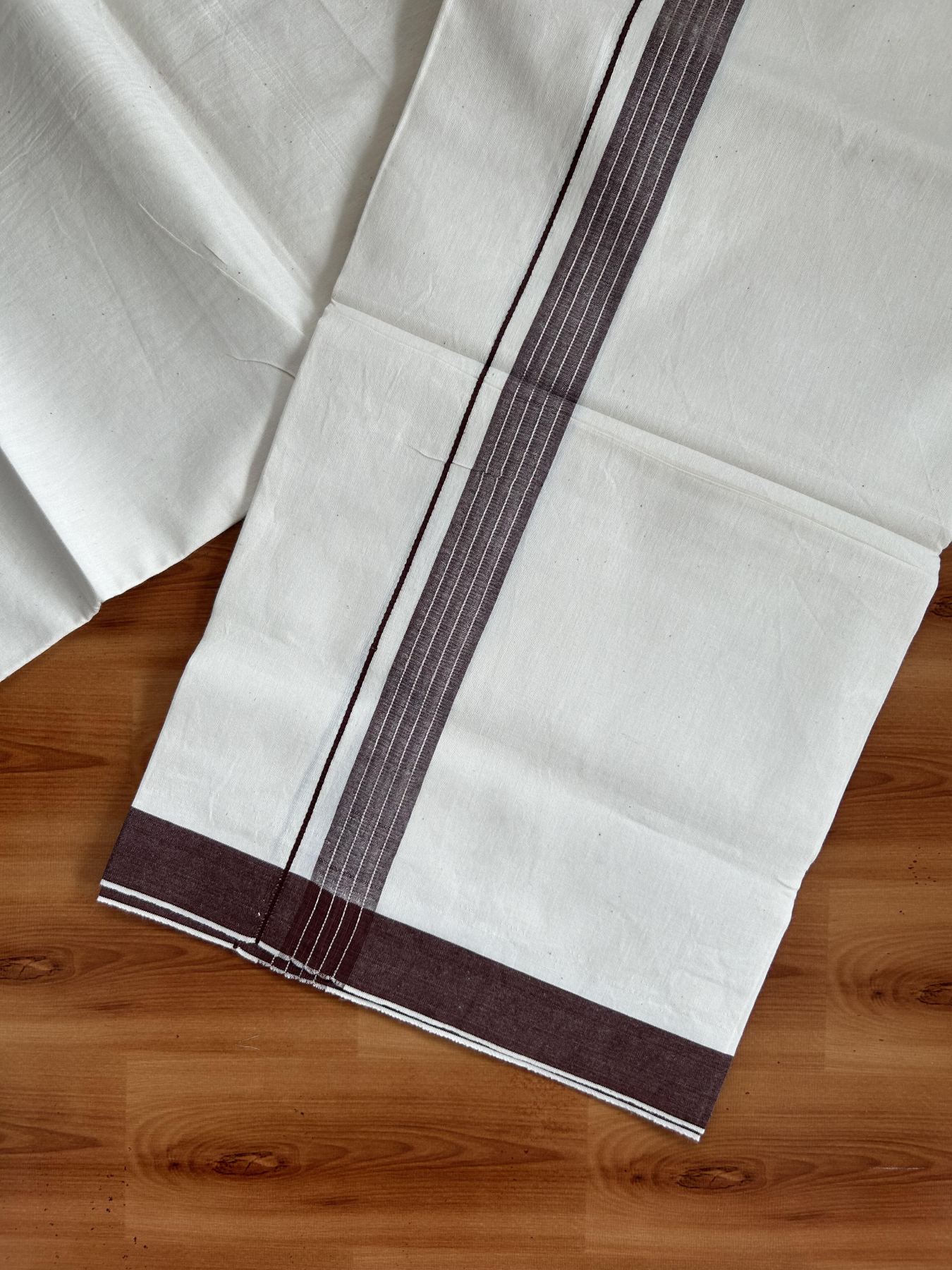 Single Mundu/Dhoti - Off White (Unbleached) 29% Discount !! KaithariKada Balaramapuram 100% Cotton Twisted 60s Thread - 1 Inch Silver Kasav & Chocolate Brown Shaded Striped Kara (2 meter /4 muzham) - 15 KK5393 GL