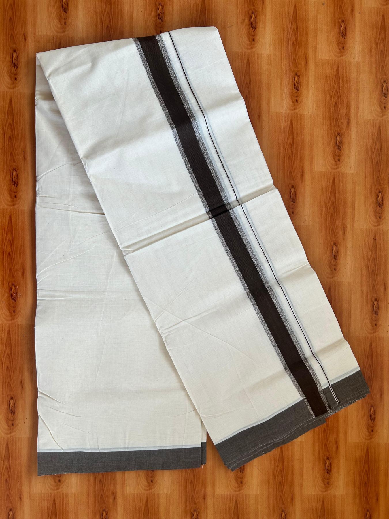 Double Off White (Unbleached) Mundu/Dhoti - 20% Discount! Kaitharikada Pure Cotton - 80x80 - 1.5 Inch Silver Kasav & Brown Kara 4 mtr (8.5 muzham) - 1 KK5478 MRH