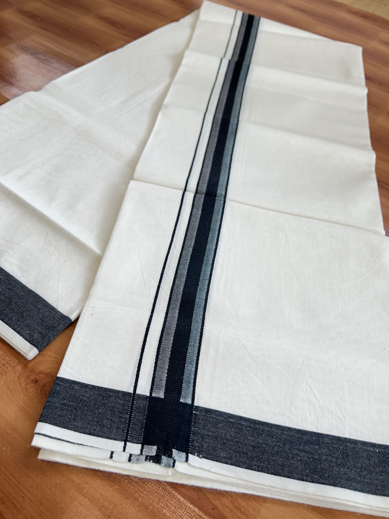 Single Mundu/Dhoti - Off White (Unbleached) 29% Discount !! KaithariKada Balaramapuram 100% Cotton Twisted 60s Thread - 1 Inch  Green & Black Shaded Striped Kara (2 meter /4 muzham) - 26 KK5393 GL