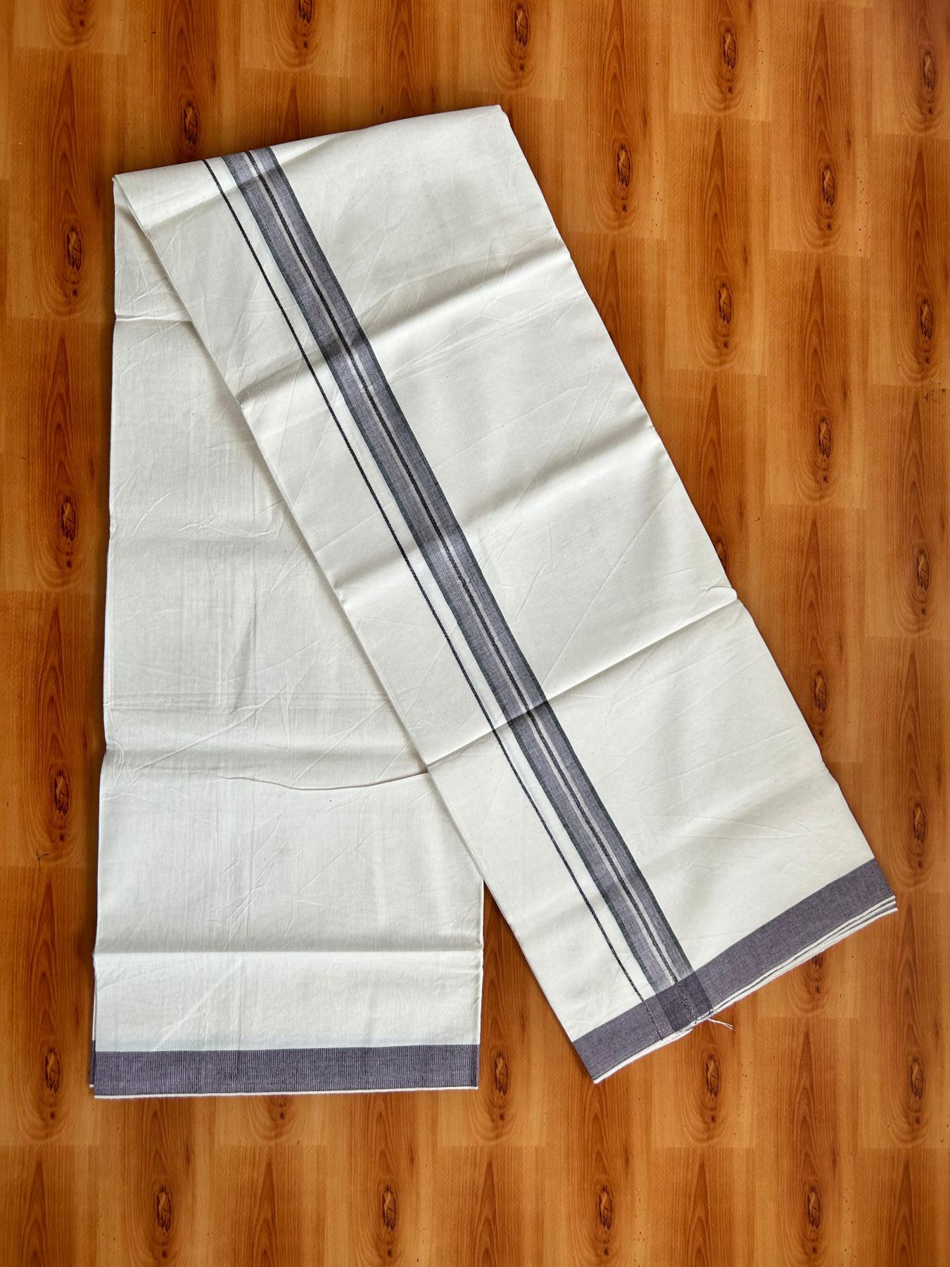 Single Off White (Unbleached) Mundu/Dhoti - 36% DISCOUNT!! KaithariKada Balaramapuram 100% Cotton - Twisted 60s Thread - 1.25 inch Silver Kasav Green & Ash Purple Shaded Striped Kara (2 meter / 4 muzham) - 23 KK5495 GL