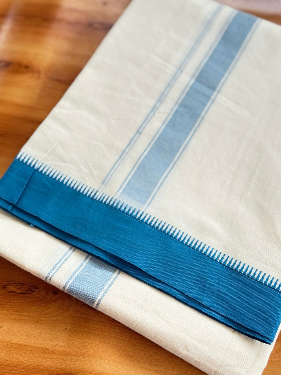 Single Off White Mund / Dhoti - Pure Combed Cotton Kaitharikada Pulimood Special - 2/40s Twisted Warp x 20s Weft - 1.25 inch Peacock Blue Striped Kara Off White Body Kuppadam Border (2 meter / 4 muzham) - 1 KK8095 MRH