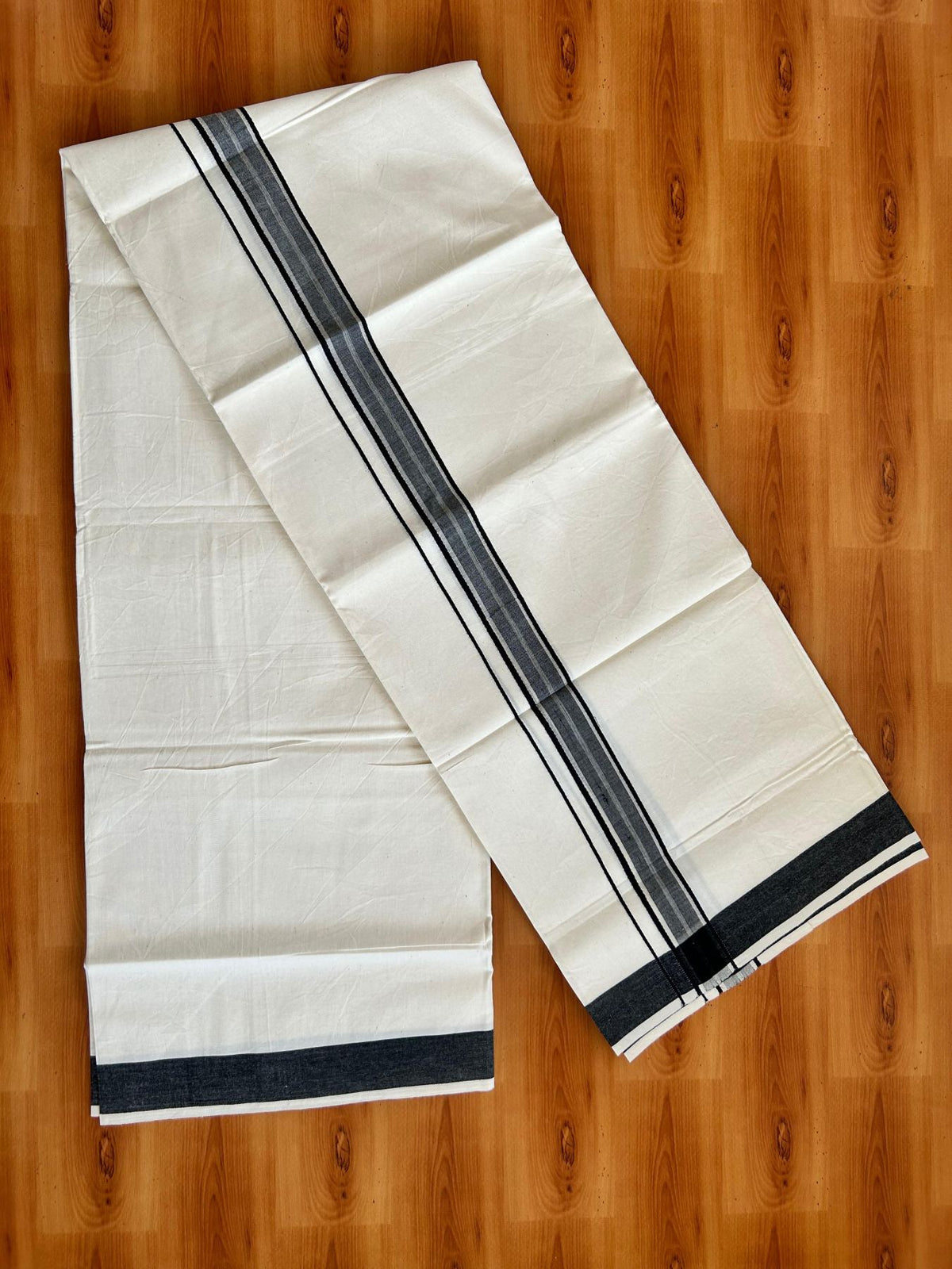 Single Off White (Unbleached) Mundu/Dhoti - 36% DISCOUNT!! KaithariKada Balaramapuram 100% Cotton - Twisted 60s Thread - 1.25 inch Silver Kasav Black Shaded Striped Kara (2 meter / 4 muzham) - 28 KK5495 GL