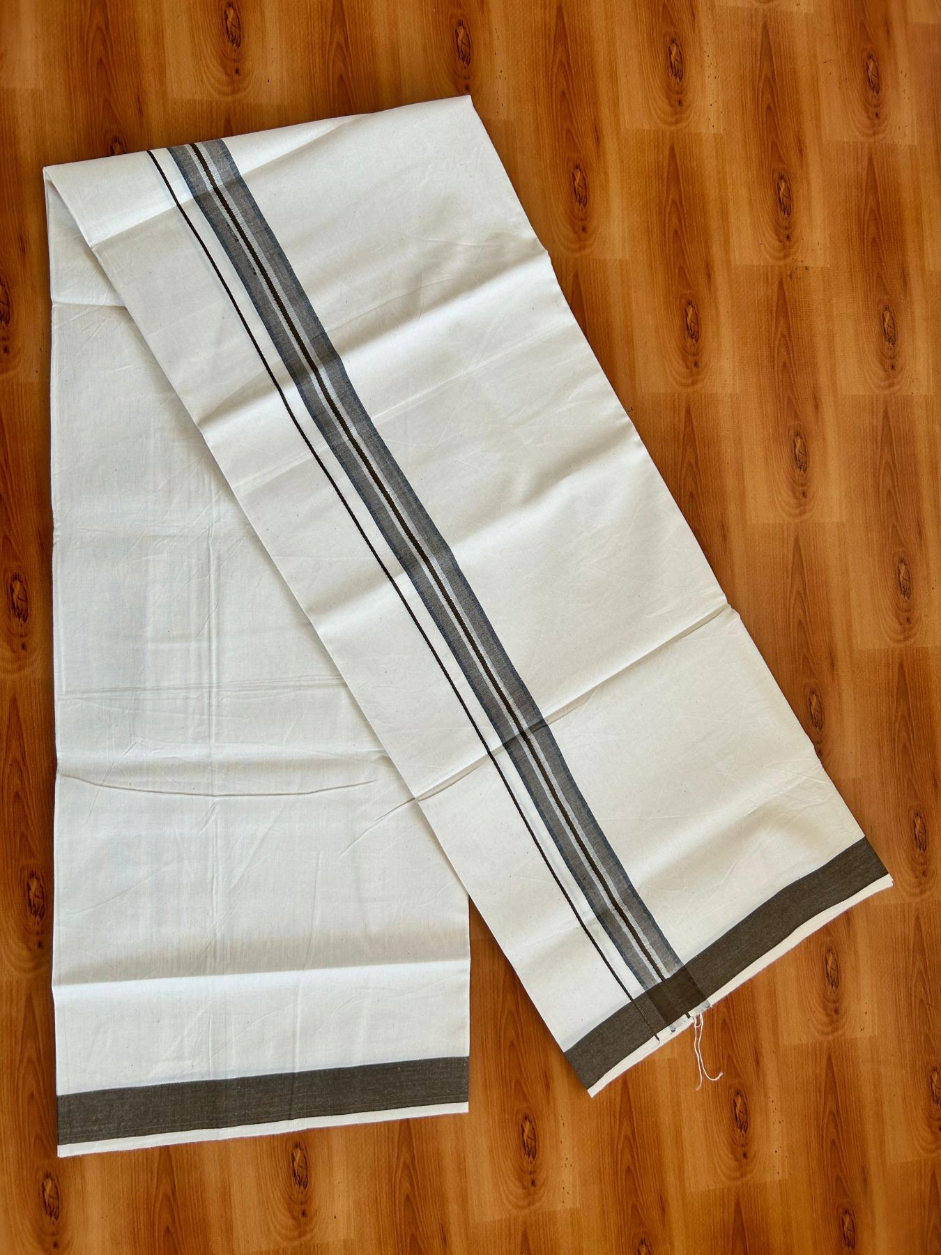 Single Off White (Unbleached) Mundu/Dhoti - 36% DISCOUNT!! KaithariKada Balaramapuram 100% Cotton - Twisted 60s Thread - 1.25 inch Silver Kasav Black & Brown Shaded Striped Kara (2 meter / 4 muzham) - 27 KK5495 GL