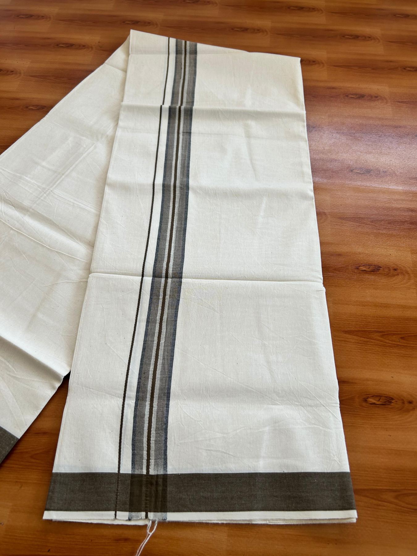 Single Off White (Unbleached) Mundu/Dhoti - 36% DISCOUNT!! KaithariKada Balaramapuram 100% Cotton - Twisted 60s Thread - 1.25 inch Silver Kasav Black & Brown Shaded Striped Kara (2 meter / 4 muzham) - 27 KK5495 GL