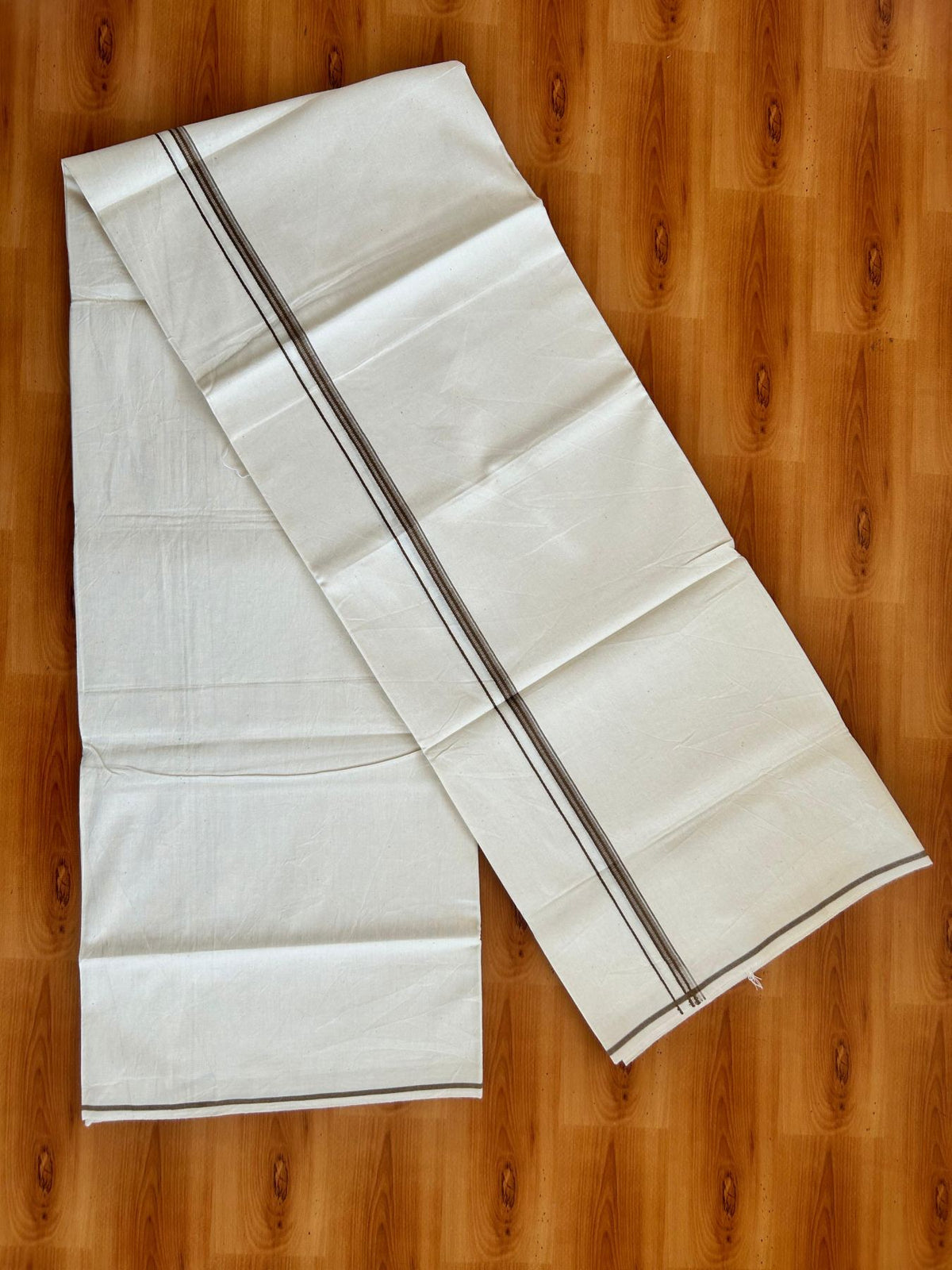 Single Off White (Unbleached) Mundu/Dhoti - 36% DISCOUNT!! KaithariKada Balaramapuram 100% Cotton - Twisted 60s Thread - 1 cm Brown Shaded Striped Kara (2 meter / 4 muzham) - 32 KK5495 GL