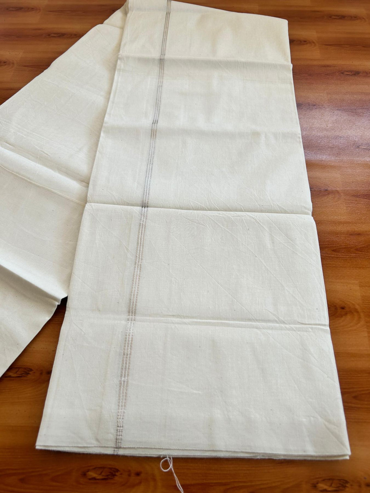 Single Off White (Unbleached) Mundu/Dhoti - 36% DISCOUNT!! KaithariKada Balaramapuram 100% Cotton - Twisted 60s Thread - 0.75 cm Silver Striped Kara (2 meter / 4 muzham) - 33 KK5495 GL