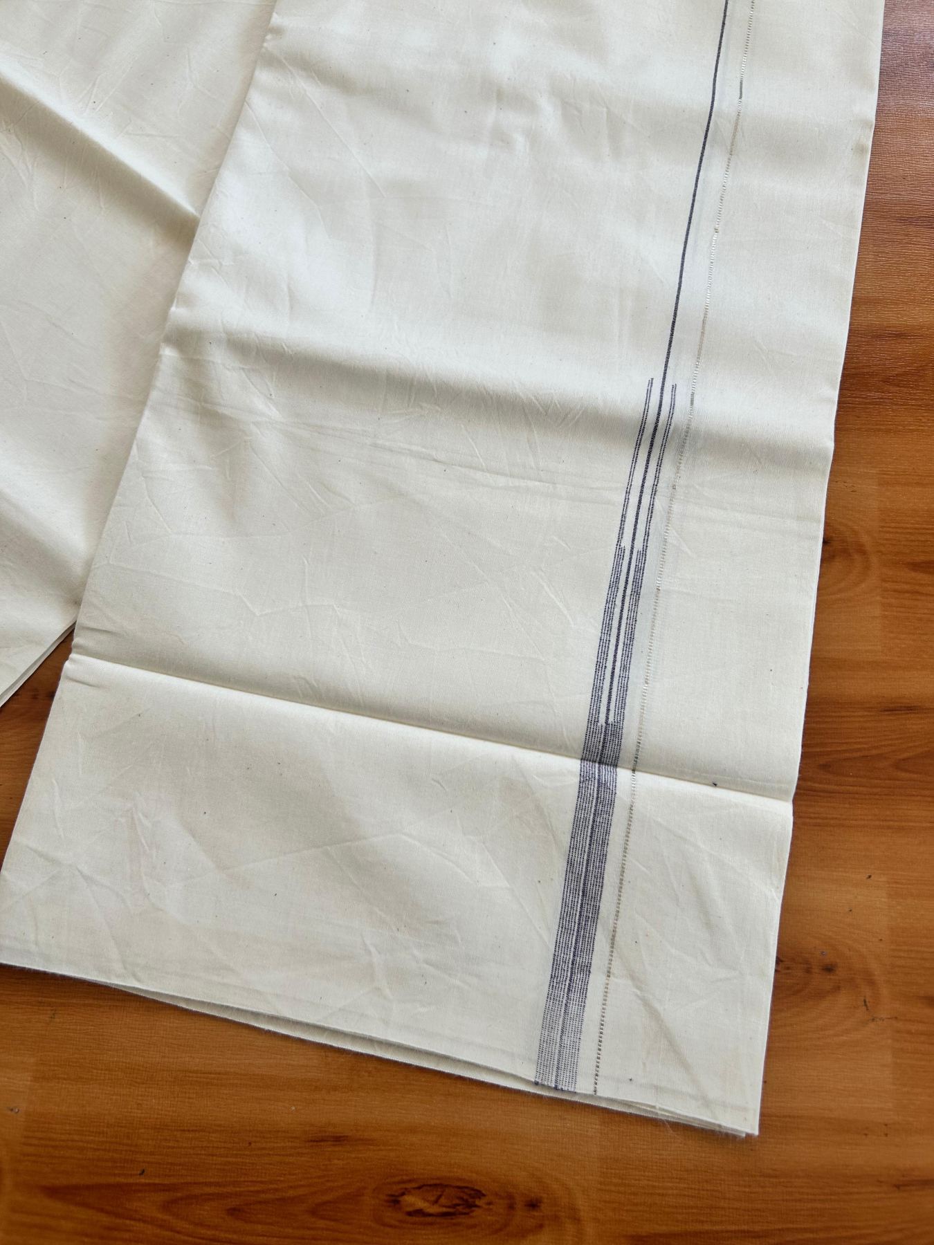 Single Off White (Unbleached) Mundu/Dhoti - 36% DISCOUNT!! KaithariKada Balaramapuram 100% Cotton - Twisted 60s Thread - 0.75 cm Silver Kasav Violet Puliyilakkara One Side Chutty (2 meter / 4 muzham) - 35 KK5495 GL