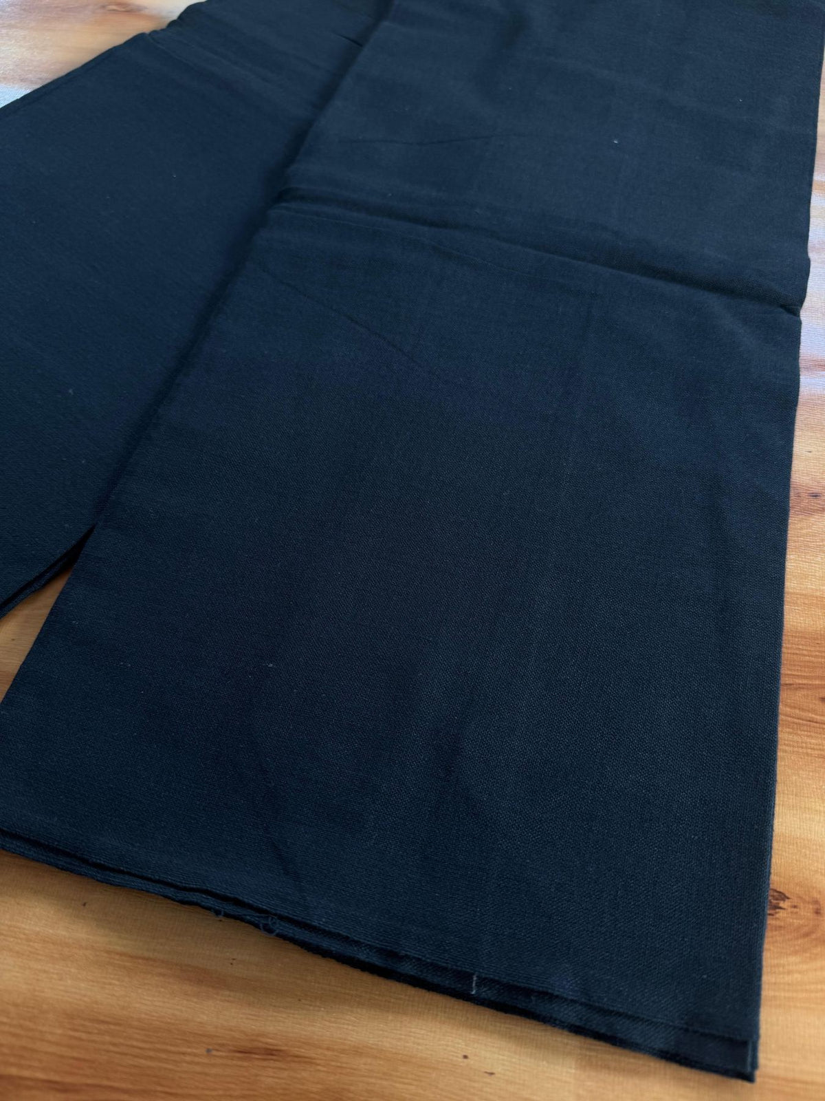 Single Kaily / Lungi - Mixed Cotton - Kaitharikada Pulimood - 2/40s thread - Black Colour Body (2 meter / 4 muzham) - 2 KK8096 SAT
