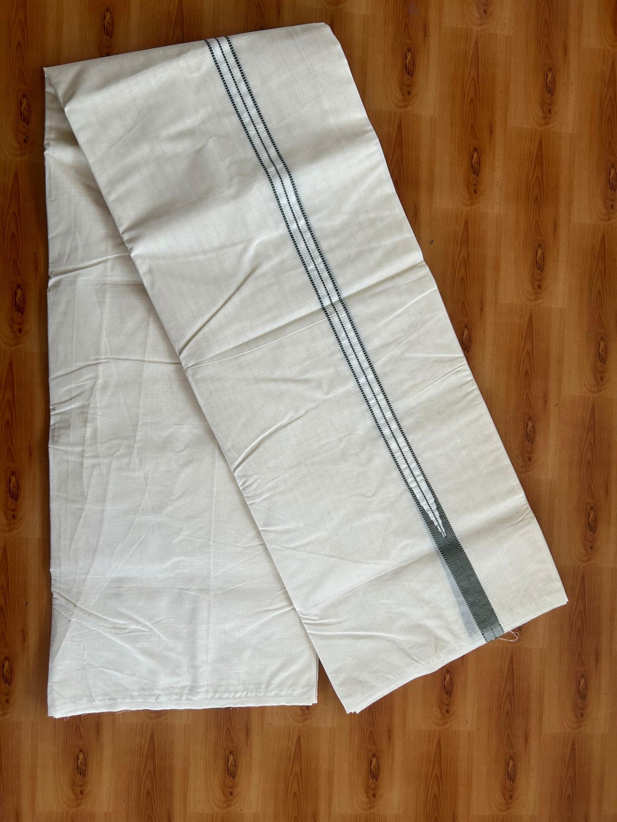 Double Off White (Unbleached) Mundu/Dhoti - 20% Discount!! KaithariKada Pulimood 100% Cotton 100X100 - 0.75 inch Puliyilakkara Olive Green Chutty Kara - 4 mtr (8.5 muzham) - 9 KK5547 ASH