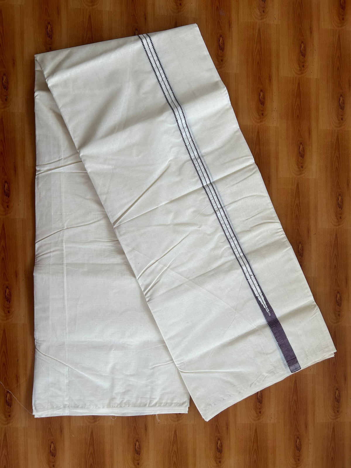 Double Off White (Unbleached) Mundu/Dhoti - 20% Discount!! KaithariKada Pulimood 100% Cotton 100X100 - 0.75 inch Puliyilakkara Wine Purple Chutty Kara - 4 mtr (8.5 muzham) - 11 KK5547 ASH