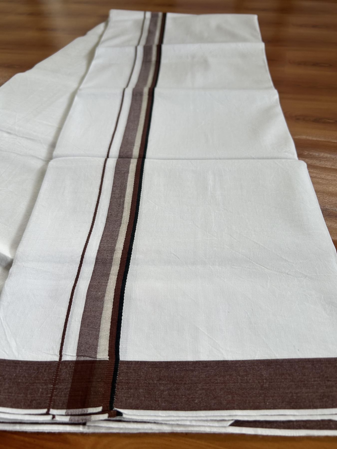 Single Mundu/Dhoti  - Pure White - 29% Discount !! KaithariKada Balaramapuram 100% Cotton - Twisted 60s Thread -1 Inch Silver Kasav & Black & Chocolate Brown Kara (2 meter / 4 muzham) - 30 KK5393 GL