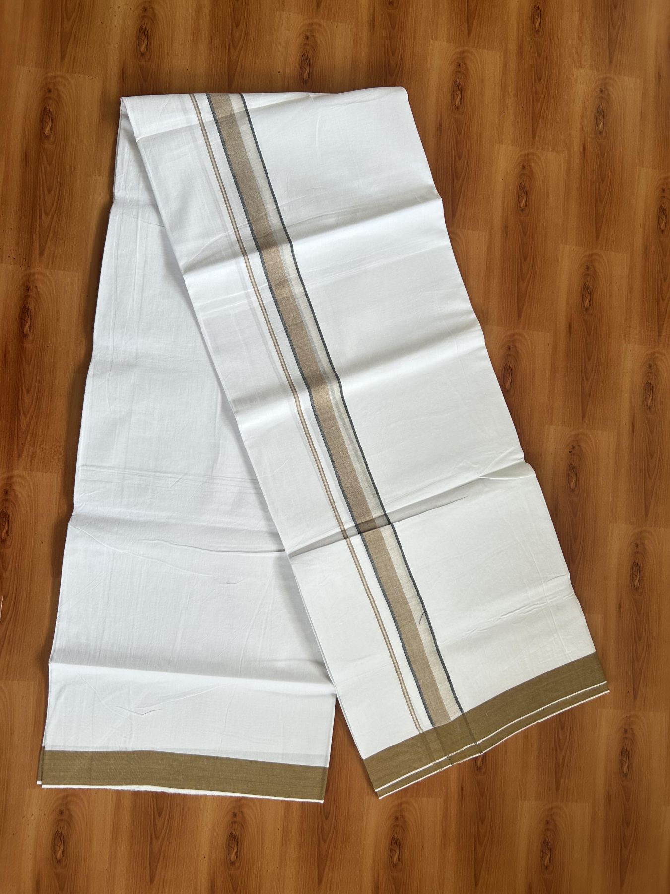 Single Mundu/Dhoti  - Pure White - 29% Discount !! KaithariKada Balaramapuram 100% Cotton - Twisted 60s Thread -1 Inch Silver Kasav & Black & Sand Brown Shaded  Kara (2 meter / 4 muzham) - 40 KK5393 GL