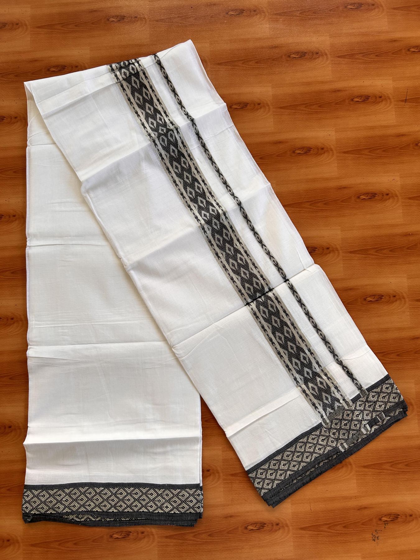 20% Discount ! KaithariKada Balaramapuram 100% Cotton Double Pure White Mundu/Dhoti - 100X80 - 1.75 inch Silver Kasav & Black Jacquard Design kara 3.90 mtr (8 Muzham) - 9 KK5432 PMC