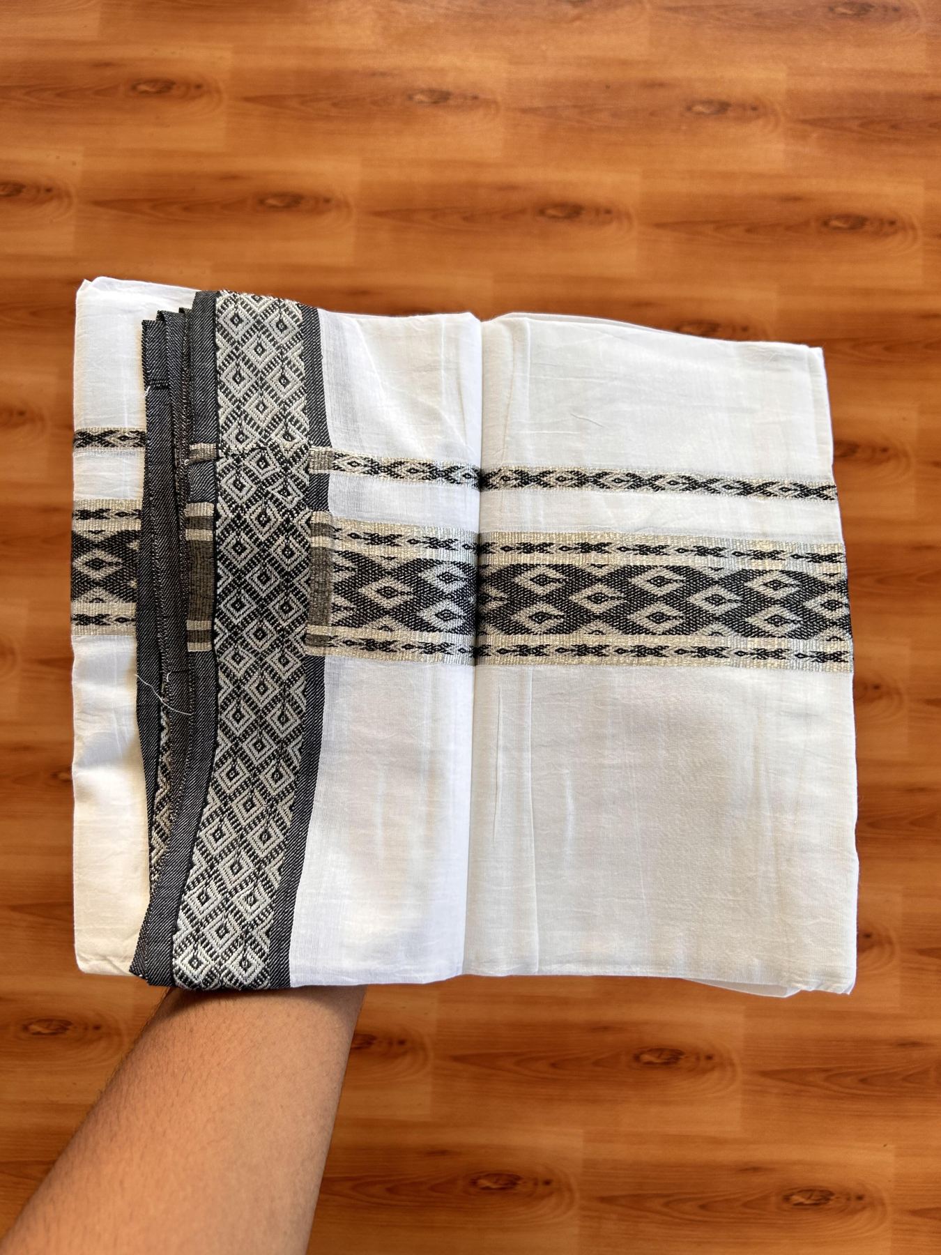 20% Discount ! KaithariKada Balaramapuram 100% Cotton Double Pure White Mundu/Dhoti - 100X80 - 1.75 inch Silver Kasav & Black Jacquard Design kara 3.90 mtr (8 Muzham) - 9 KK5432 PMC