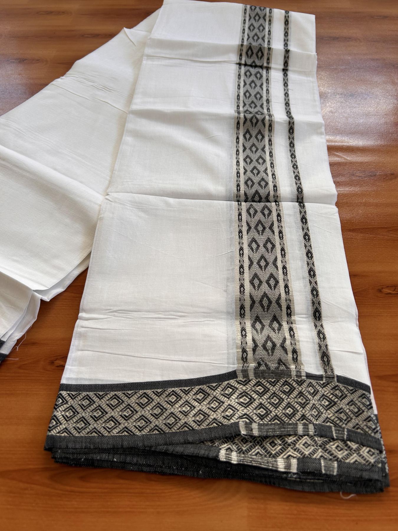 20% Discount ! KaithariKada Balaramapuram 100% Cotton Double Pure White Mundu/Dhoti - 100X80 - 1.75 inch Silver Kasav & Black Jacquard Design kara 3.90 mtr (8 Muzham) - 10 KK5432 PMC
