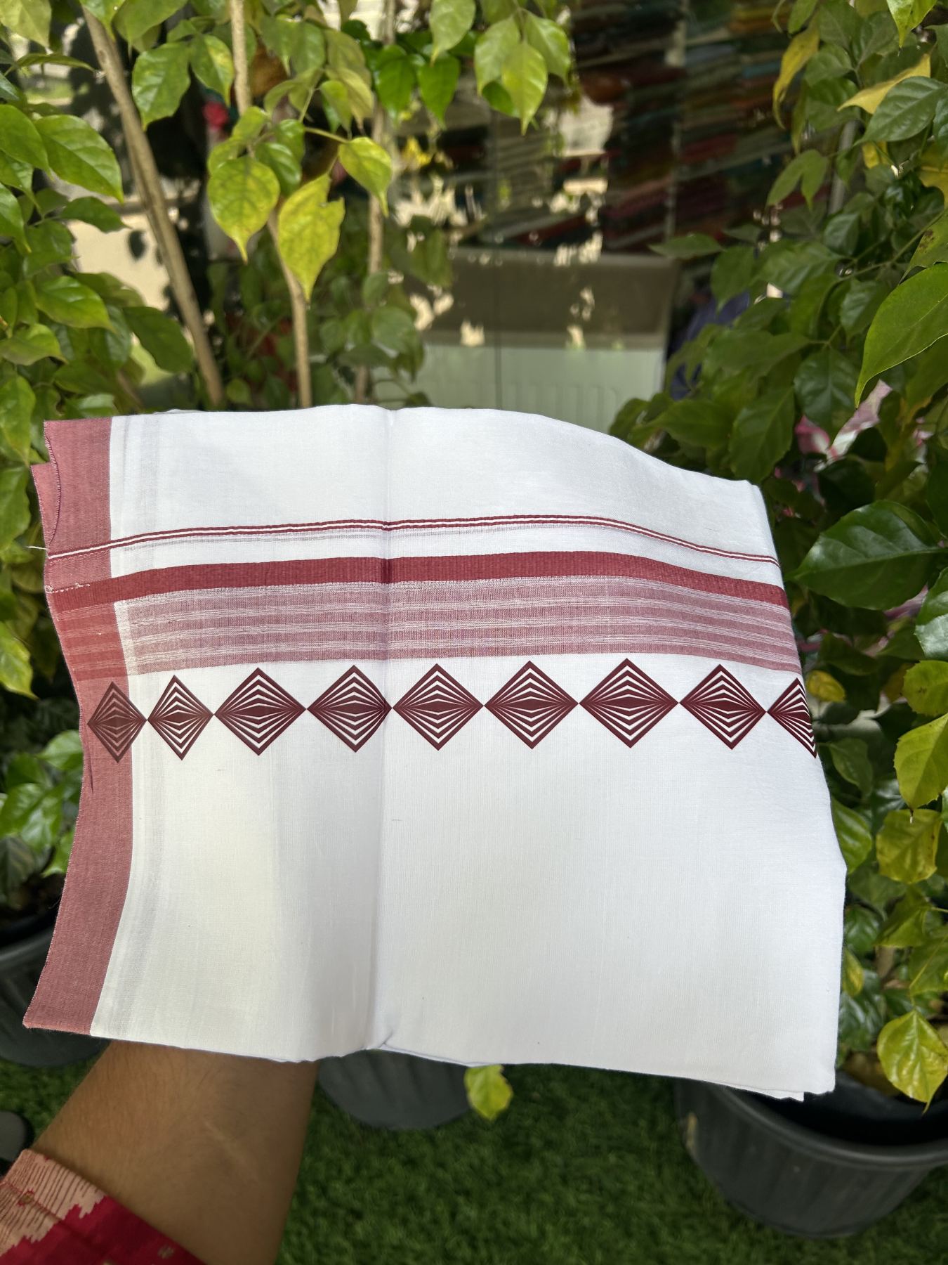 20% Discount ! KaithariKada Balaramapuram Cotton Double Pure white Mundu/Dhoti- 80s - 2.5 inch Light Maroon Printed Shade Stripes Design Kara - 3.65 mtr (8 muzham) - 8 KK5329 GAN