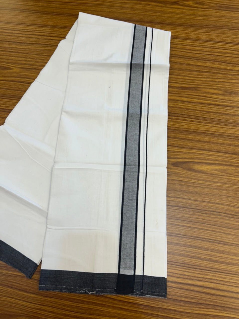 19% Discount!! KaithariKada Balaramapuram 100% Cotton Single Pure White Mundu/Dhoti - 100X80 - 1.5 inch Black Shaded kara 2 mtr (4 muzham) - 4 KK5294 THI