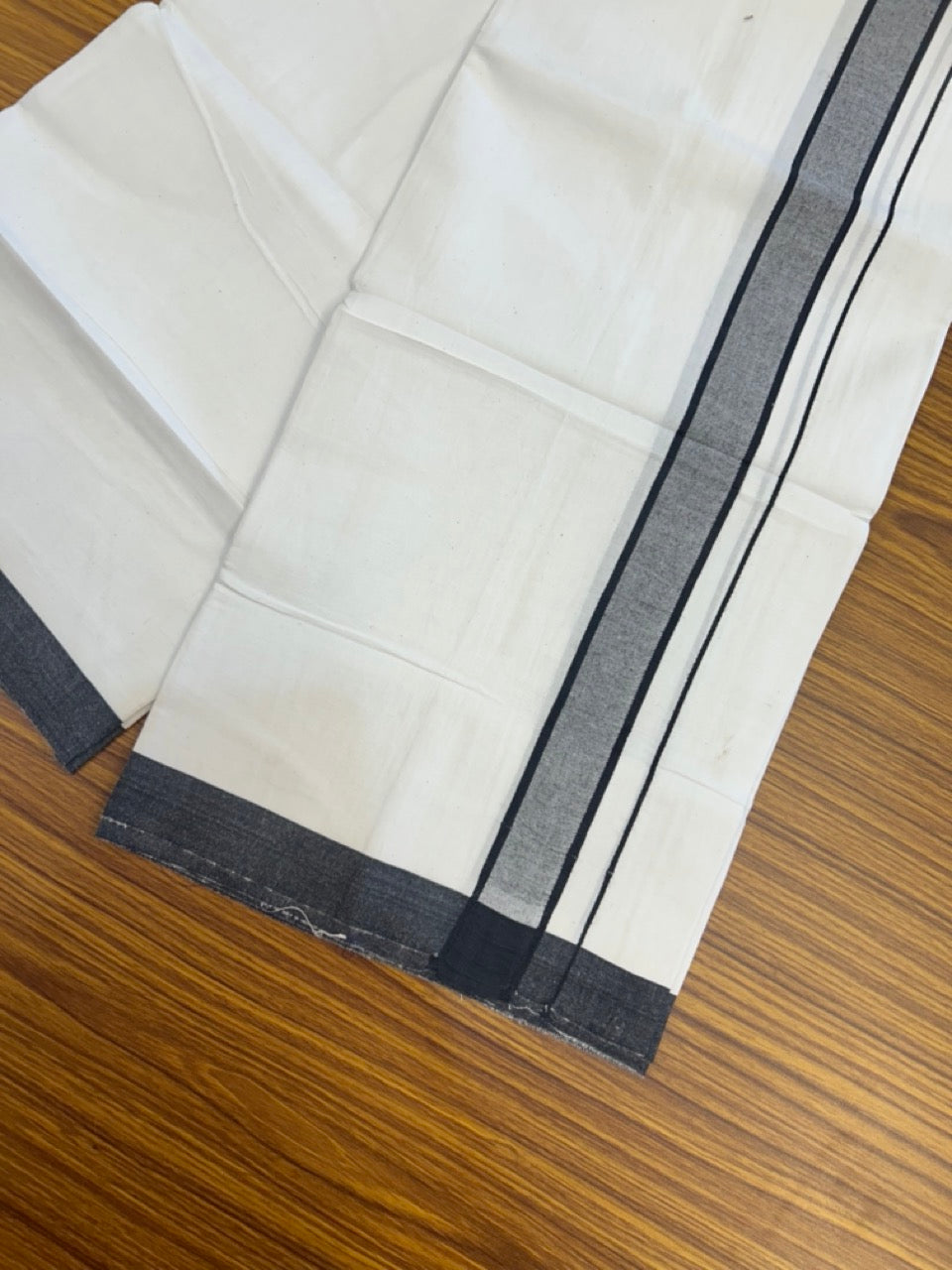 19% Discount!! KaithariKada Balaramapuram 100% Cotton Single Pure White Mundu/Dhoti - 100X80 - 1.5 inch Black Shaded kara 2 mtr (4 muzham) - 4 KK5294 THI