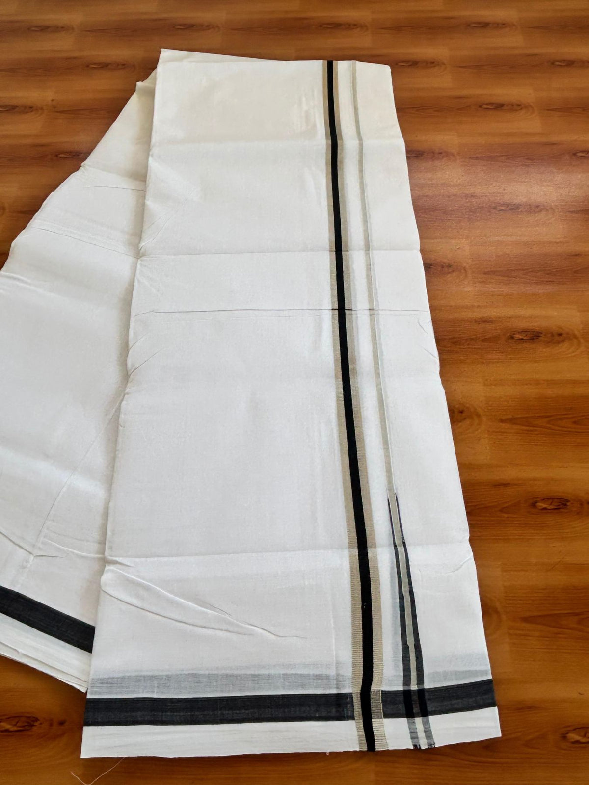 Double Pure White 25% Discount ! KaithariKada Handloom Millpaav - Kerala Handloom - 100% Pure Cotton - 80x90 - 0.5 Inch Puliyilakkara Silver Kasav & Black Chutty Kara 3.90 mtr (8.36 Muzham) - 29 KK5496 YAR