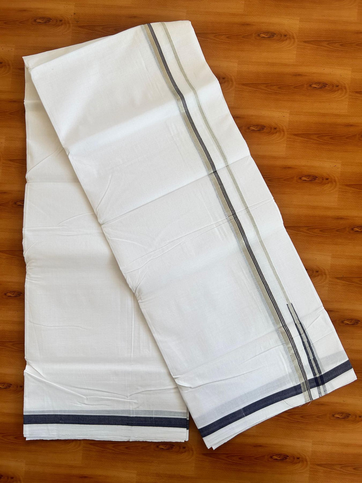 Double Pure White 25% Discount ! KaithariKada Handloom Millpaav - Kerala Handloom - 100% Pure Cotton - 80x90 - 0.5 Inch Puliyilakkara Silver Kasav & Navy Blue Chutty Kara 3.90 mtr (8.36 Muzham) - 32 KK5496 YAR