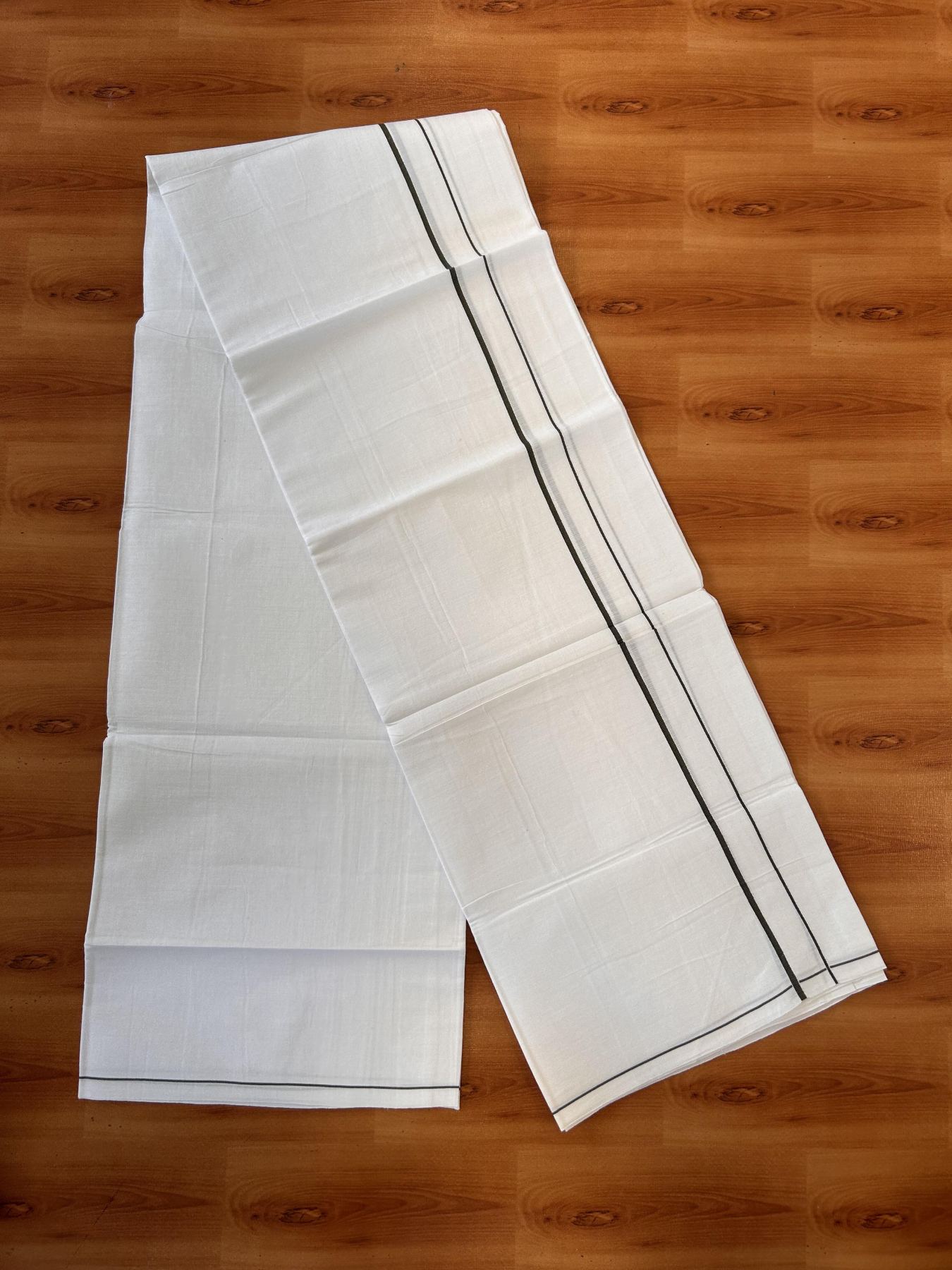 Single Pure White Mundu/Dhoti - KaithariKada Balaramapuram Pure Cotton - 70x30 - 0.3 Inch Dark Grey Green Kara 1.90 mtr (4 muzham) - 16 KK5418 PMC