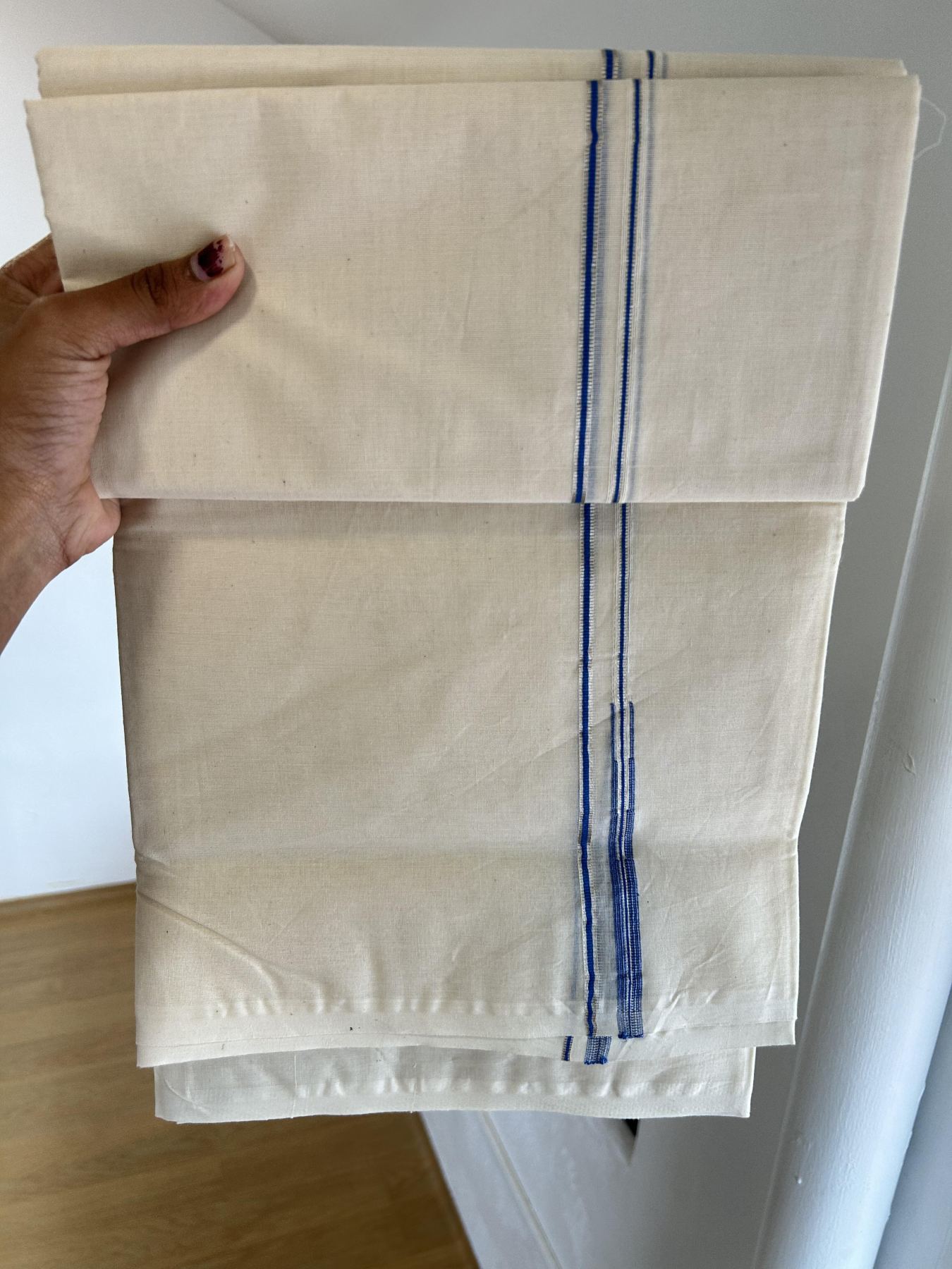 20% Discount! KaithariKada Balaramapuram 100% Cotton Double Off white Mundu/Dhoti- 100x100 - 0.2 cm Puliyilakkara Silver Kasav & Sapphire Blue Chutty Kara 4 mtr (8.5 muzham) - 2 KK5392 ASH