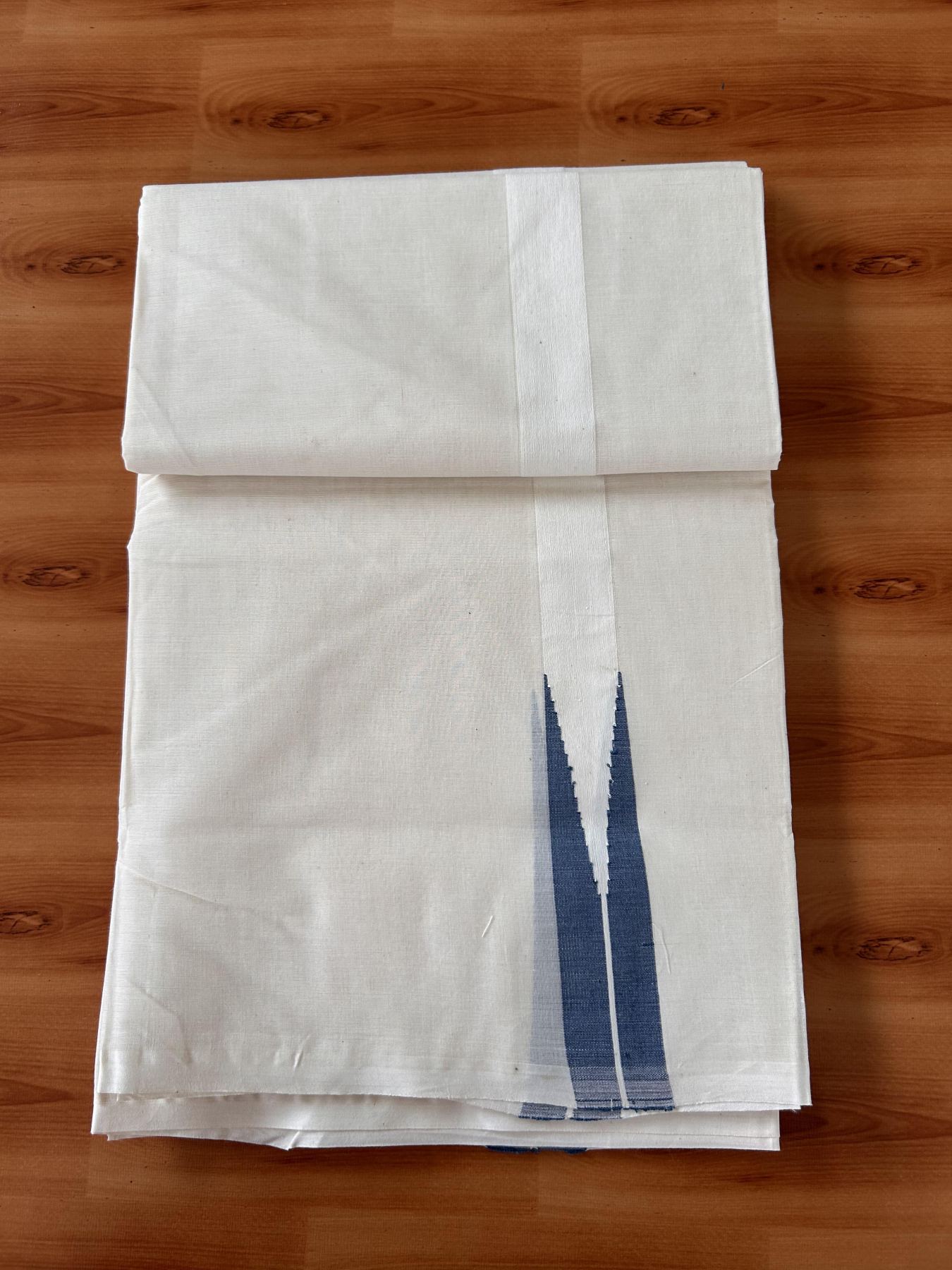 Double Off white Mundu/Dhoti - 20% Discount! KaithariKada Balaramapuram - 100% Cotton  100x100 - 1.25 inch Puliyilakkara Peacock Blue shaded Chutty Kara - 4 mtr (8.5 muzham) - 5 KK5435 ASH