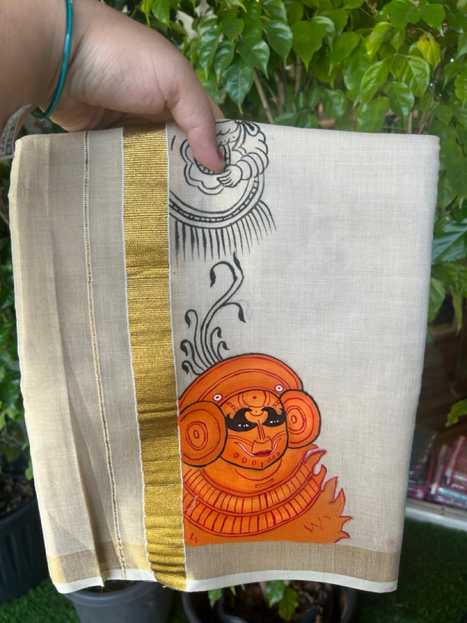 20% Discount! KaithariKada Balaramapuram 100% Cotton 80x72 - Gold Kasavu TISSUE Double Dhoti/Mund Theyyam Hand painted Mural design - 109KK5227 PMC